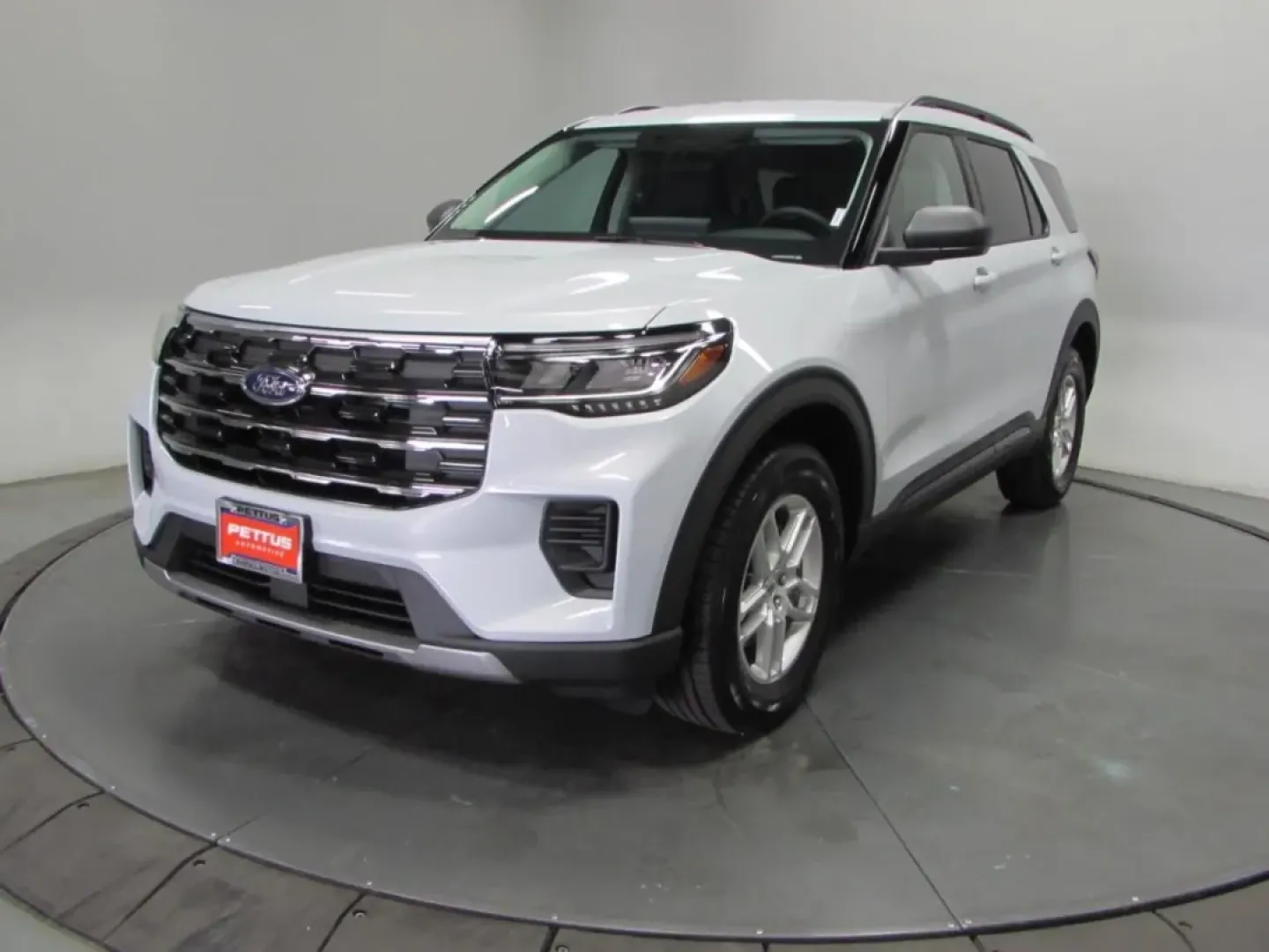 2026 /Dark Space Gray Ford Explorer Active (1FMUK8DH0TG) with an 2.3L EcoBoost I-4 engine, Automatic transmission, located at 12836 Highway 21, De Soto, MO, 63020, (636) 337-7777, 38.151867, -90.575615 - Discover the perfect blend of style, versatility, and power with the 2026 Ford Explorer Active, available now at Pettus Ford De Soto. This SUV is not just a vehicle; it's an invitation to explore your lifestyle, whether you're embarking on family road trips, navigating daily commutes, or seeking wee - Photo#2