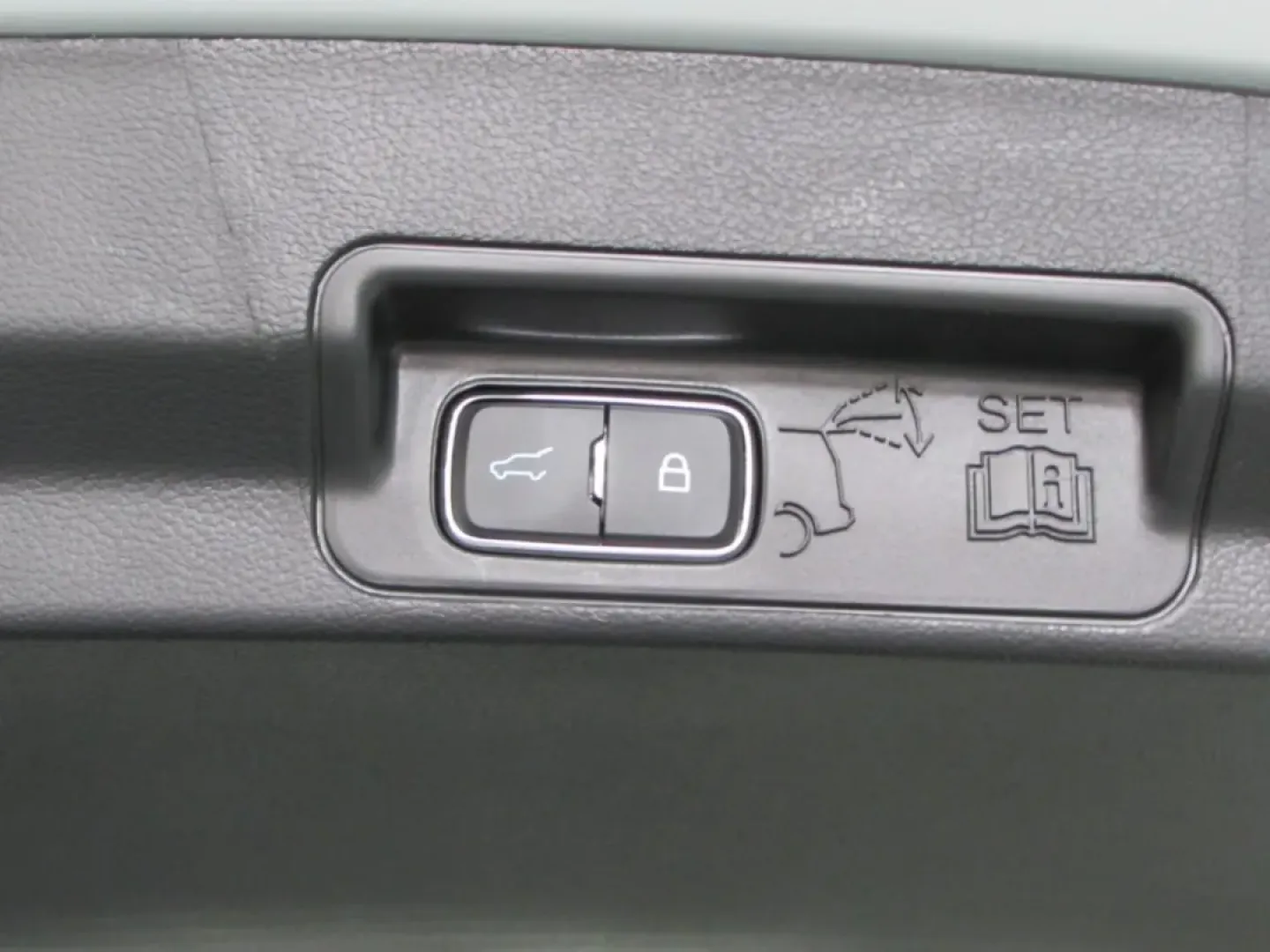 2026 /Dark Space Gray Ford Explorer Active (1FMUK8DH0TG) with an 2.3L EcoBoost I-4 engine, Automatic transmission, located at 12836 Highway 21, De Soto, MO, 63020, (636) 337-7777, 38.151867, -90.575615 - Discover the perfect blend of style, versatility, and power with the 2026 Ford Explorer Active, available now at Pettus Ford De Soto. This SUV is not just a vehicle; it's an invitation to explore your lifestyle, whether you're embarking on family road trips, navigating daily commutes, or seeking wee - Photo#30