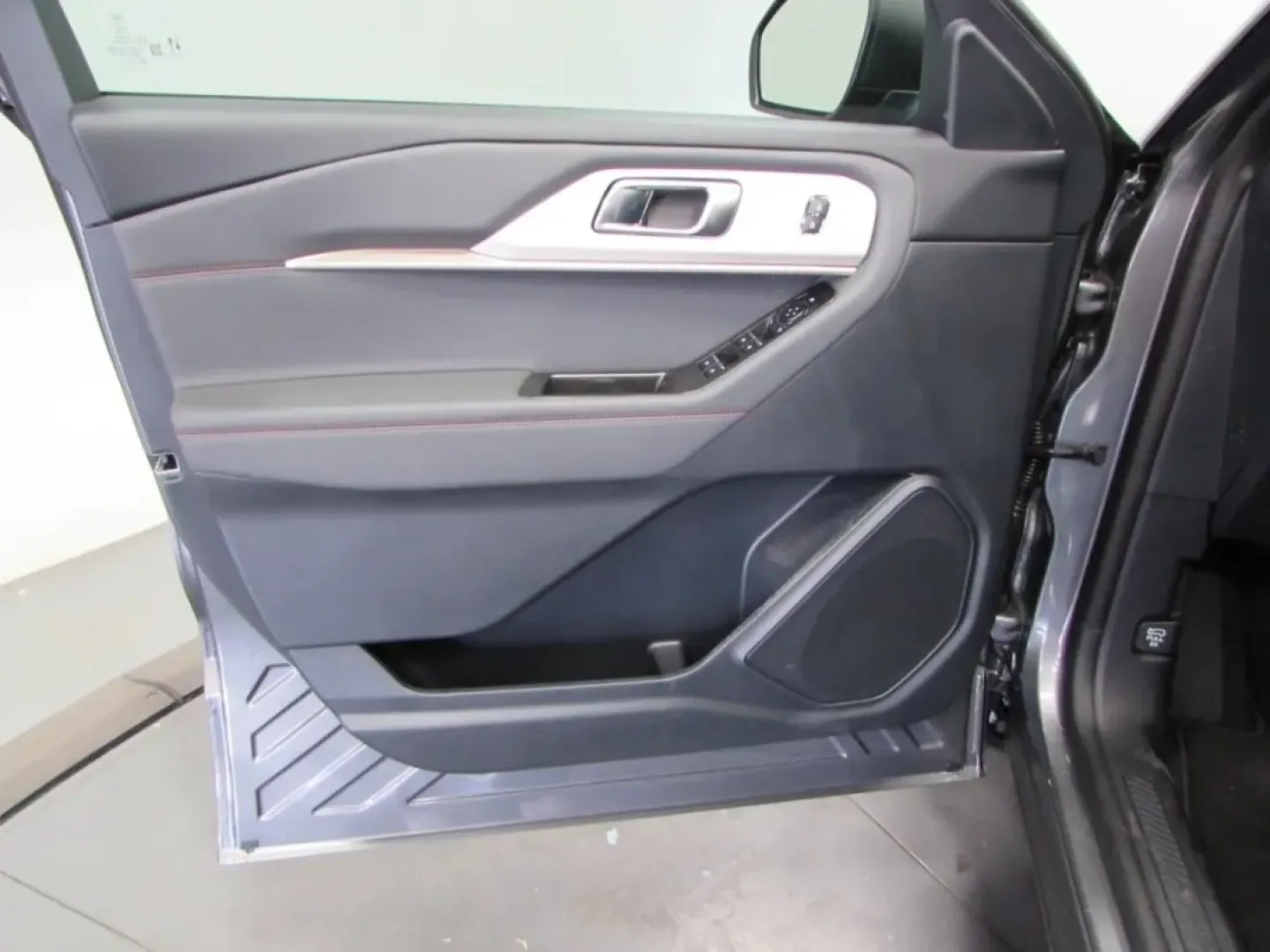 2026 /Dark Space Gray Ford Explorer Active (1FMUK8DH0TG) with an 2.3L EcoBoost I-4 engine, Automatic transmission, located at 12836 Highway 21, De Soto, MO, 63020, (636) 337-7777, 38.151867, -90.575615 - **Explore New Adventures with the 2026 Ford Explorer at Pettus Ford De Soto! Your Family's Next SUV Awaits!**<br /> <br /> Are you ready to elevate your family's adventures or weekend getaways? The 2026 Ford Explorer, available now at Pettus Ford De Soto, is the perfect companion for family outings, - Photo#12