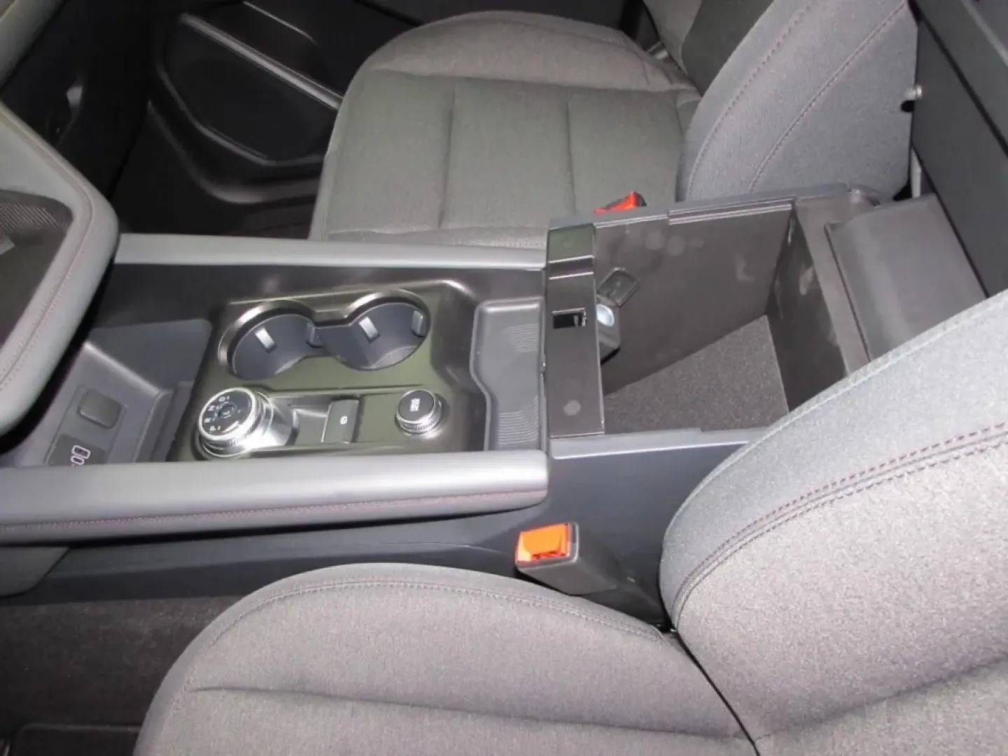 2026 /Dark Space Gray Ford Explorer Active (1FMUK8DH0TG) with an 2.3L EcoBoost I-4 engine, Automatic transmission, located at 12836 Highway 21, De Soto, MO, 63020, (636) 337-7777, 38.151867, -90.575615 - **Explore New Adventures with the 2026 Ford Explorer at Pettus Ford De Soto! Your Family's Next SUV Awaits!**<br /> <br /> Are you ready to elevate your family's adventures or weekend getaways? The 2026 Ford Explorer, available now at Pettus Ford De Soto, is the perfect companion for family outings, - Photo#22