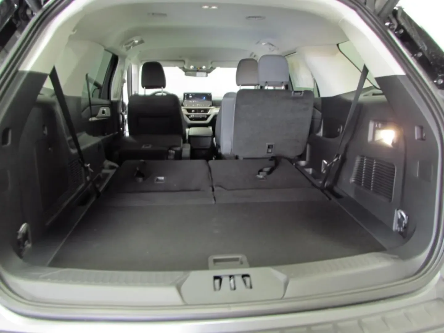 2026 /Dark Space Gray Ford Explorer Active (1FMUK8DH0TG) with an 2.3L EcoBoost I-4 engine, Automatic transmission, located at 12836 Highway 21, De Soto, MO, 63020, (636) 337-7777, 38.151867, -90.575615 - **Explore New Adventures with the 2026 Ford Explorer at Pettus Ford De Soto! Your Family's Next SUV Awaits!**<br /> <br /> Are you ready to elevate your family's adventures or weekend getaways? The 2026 Ford Explorer, available now at Pettus Ford De Soto, is the perfect companion for family outings, - Photo#31