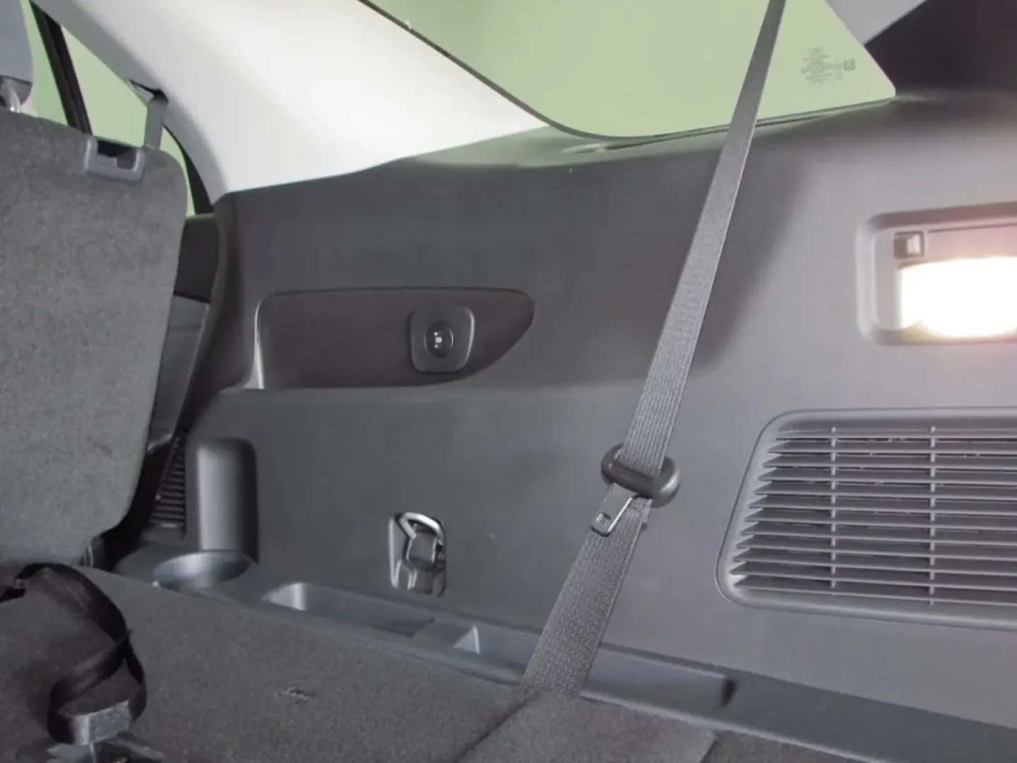 2026 /Dark Space Gray Ford Explorer Active (1FMUK8DH0TG) with an 2.3L EcoBoost I-4 engine, Automatic transmission, located at 12836 Highway 21, De Soto, MO, 63020, (636) 337-7777, 38.151867, -90.575615 - **Explore New Adventures with the 2026 Ford Explorer at Pettus Ford De Soto! Your Family's Next SUV Awaits!**<br /> <br /> Are you ready to elevate your family's adventures or weekend getaways? The 2026 Ford Explorer, available now at Pettus Ford De Soto, is the perfect companion for family outings, - Photo#32