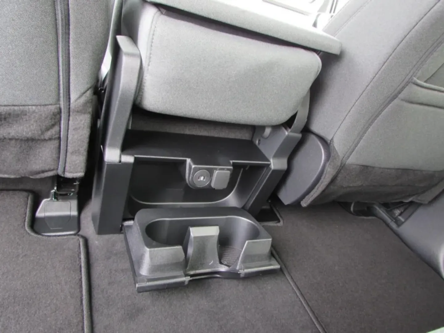 2026 /Medium Dark Slate Ford F-250SD XLT (1FT8W2BN3TE) with an 7.3L engine, located at 12836 Highway 21, De Soto, MO, 63020, (636) 337-7777, 38.151867, -90.575615 - **Conquer Every Journey with the 2026 Ford Super Duty F-250 SRW Now Available at Pettus Ford De Soto!**<br /> <br /> If you're in the market for a rugged truck that can keep up with your active lifestyle, look no further than the 2026 Ford Super Duty F-250 SRW. Perfectly crafted for both work and p - Photo#31