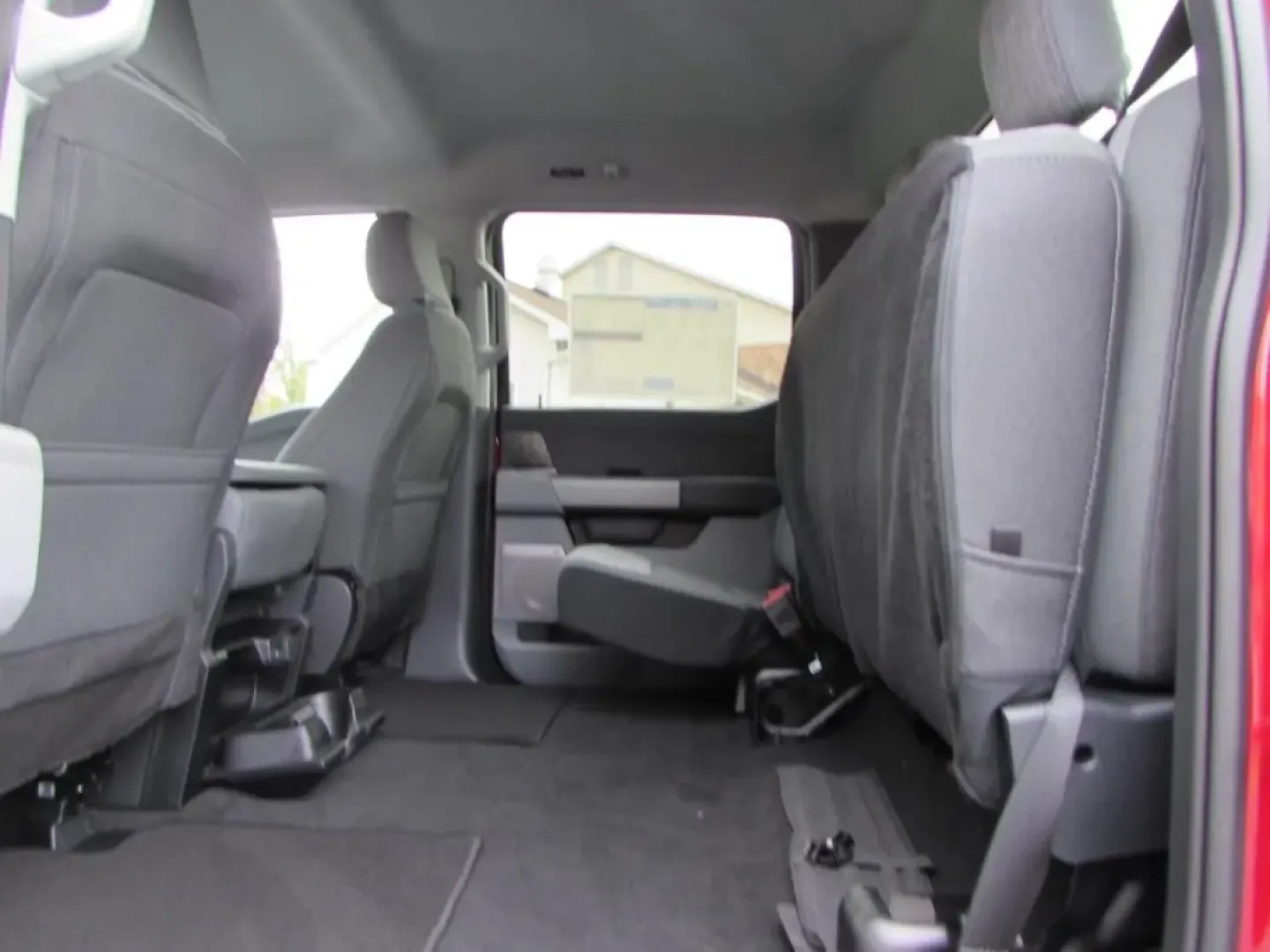 2026 /Medium Dark Slate Ford F-250SD XLT (1FT8W2BN3TE) with an 7.3L engine, located at 12836 Highway 21, De Soto, MO, 63020, (636) 337-7777, 38.151867, -90.575615 - **Conquer Every Journey with the 2026 Ford Super Duty F-250 SRW Now Available at Pettus Ford De Soto!**<br /> <br /> If you're in the market for a rugged truck that can keep up with your active lifestyle, look no further than the 2026 Ford Super Duty F-250 SRW. Perfectly crafted for both work and p - Photo#32