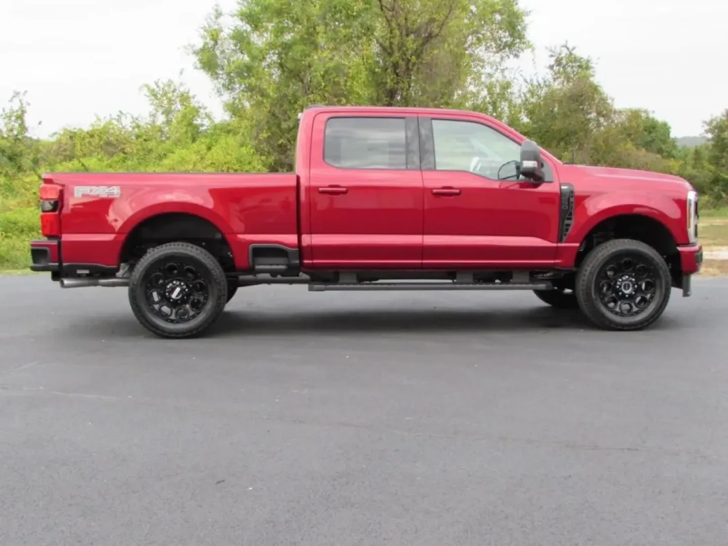 2026 /Medium Dark Slate Ford F-250SD XLT (1FT8W2BN3TE) with an 7.3L engine, located at 12836 Highway 21, De Soto, MO, 63020, (636) 337-7777, 38.151867, -90.575615 - **Conquer Every Journey with the 2026 Ford Super Duty F-250 SRW Now Available at Pettus Ford De Soto!**<br /> <br /> If you're in the market for a rugged truck that can keep up with your active lifestyle, look no further than the 2026 Ford Super Duty F-250 SRW. Perfectly crafted for both work and p - Photo#7