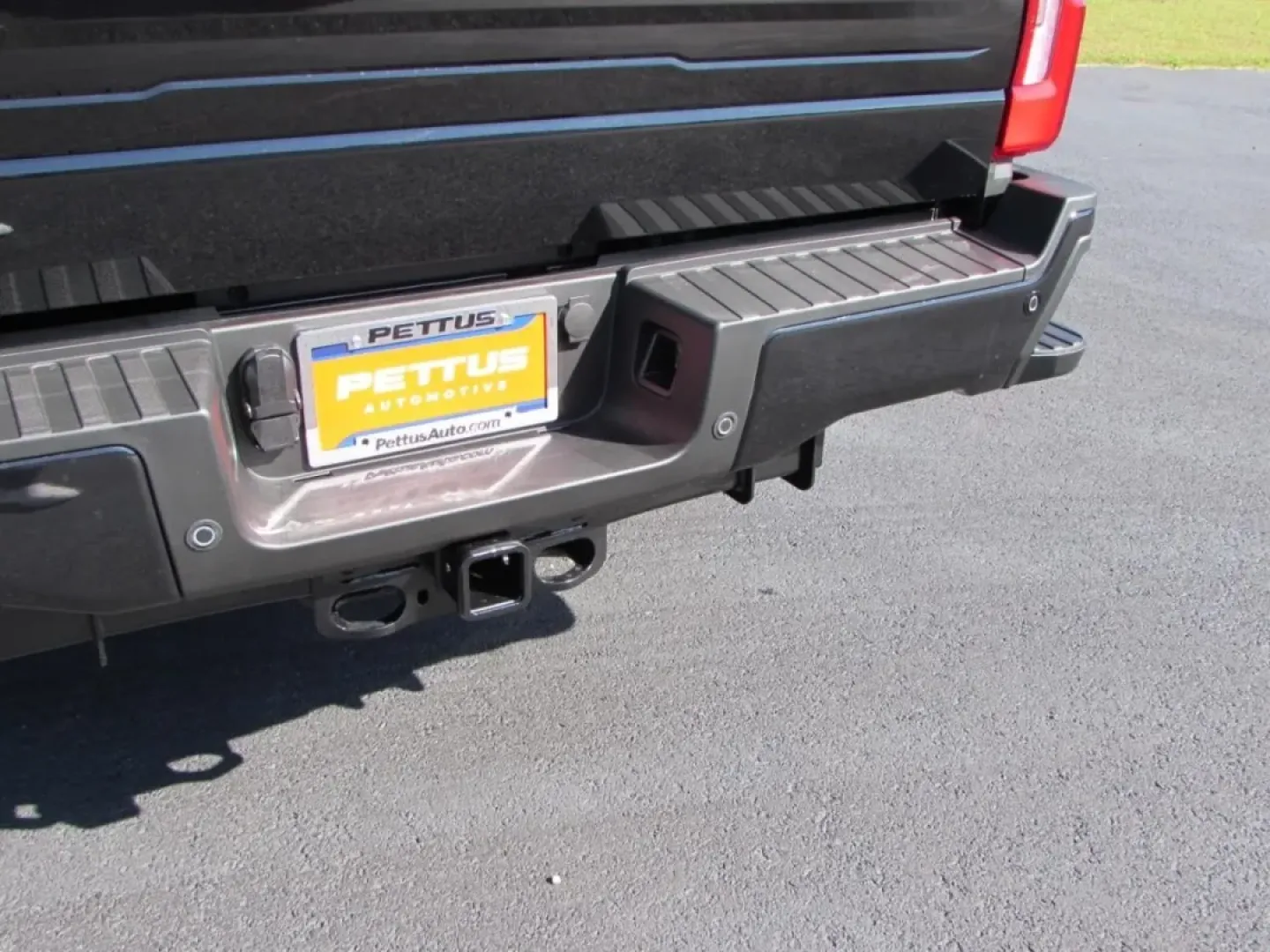 2026 /Black Onyx/Platinum Blue Ford F-350SD Platinum (1FT8W3BM5TE) with an 6.7L engine, located at 12836 Highway 21, De Soto, MO, 63020, (636) 337-7777, 38.151867, -90.575615 - Are you ready to elevate your adventures and tackle any challenge on or off the road? Look no further than this stunning 2026 Ford Super Duty F-350 SRW, now available at Pettus Ford De Soto. Located at 12836 Missouri Hwy 21, De Soto, MO 63020, our OEM dealership specializes in providing quality used - Photo#13