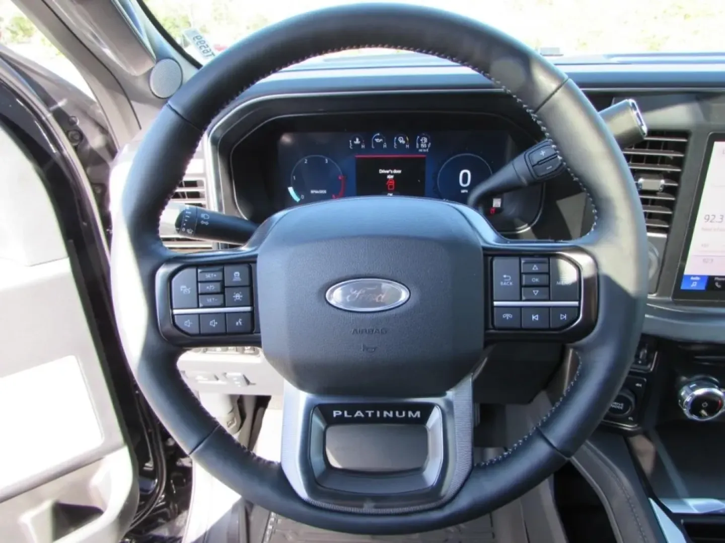 2026 /Black Onyx/Platinum Blue Ford F-350SD Platinum (1FT8W3BM5TE) with an 6.7L engine, located at 12836 Highway 21, De Soto, MO, 63020, (636) 337-7777, 38.151867, -90.575615 - Are you ready to elevate your adventures and tackle any challenge on or off the road? Look no further than this stunning 2026 Ford Super Duty F-350 SRW, now available at Pettus Ford De Soto. Located at 12836 Missouri Hwy 21, De Soto, MO 63020, our OEM dealership specializes in providing quality used - Photo#22