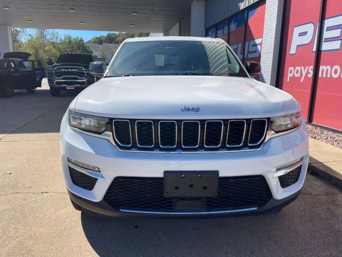 2024 /Global Black Cloth Jeep Grand Cherokee 4xe (1C4RJYB65RC) with an 2.0L I4 DOHC DI Turbo PHEV engine, Automatic transmission, located at 970 Woodlawn Dr., Farmington, MO, 63640, (573) 431-7800, 37.825642, -90.468674 - **Adventure Awaits: Your Next Journey Starts with the 2024 Jeep Grand Cherokee**<br /> <br /> Are you ready to elevate your commuting experience or embark on weekend adventures? Discover the perfect blend of style, performance, and versatility with the 2024 Jeep Grand Cherokee, now available at Pett - Photo#1
