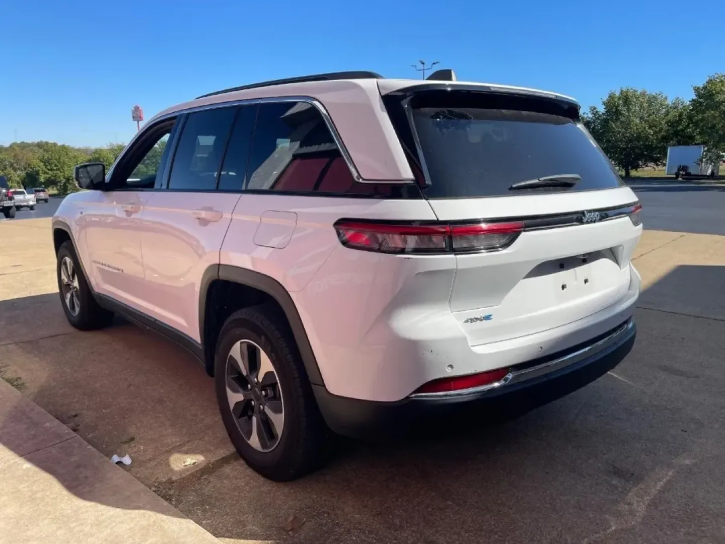 2024 /Global Black Cloth Jeep Grand Cherokee 4xe (1C4RJYB65RC) with an 2.0L I4 DOHC DI Turbo PHEV engine, Automatic transmission, located at 970 Woodlawn Dr., Farmington, MO, 63640, (573) 431-7800, 37.825642, -90.468674 - **Adventure Awaits: Your Next Journey Starts with the 2024 Jeep Grand Cherokee**<br /> <br /> Are you ready to elevate your commuting experience or embark on weekend adventures? Discover the perfect blend of style, performance, and versatility with the 2024 Jeep Grand Cherokee, now available at Pett - Photo#3