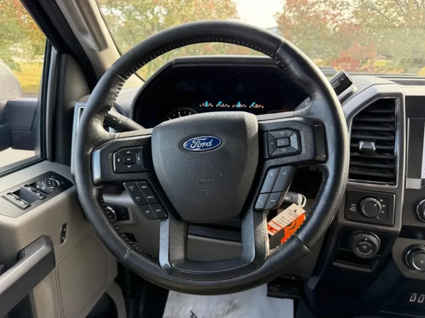 2019 /Dark Earth Gray Cloth Ford F-150 4WD SuperCrew Box (1FTEW1E55KK) with an 5.0L engine, located at 970 Woodlawn Dr., Farmington, MO, 63640, (573) 431-7800, 37.825642, -90.468674 - **Unleash Adventure with the 2019 Ford F-150 at Pettus CDJR Farmington!**<br /> <br /> Are you ready to tackle your next big adventure? Whether you're hauling gear for a weekend camping trip, navigating the daily grind, or transporting your family to the next soccer game, the 2019 Ford F-150 is your - Photo#11