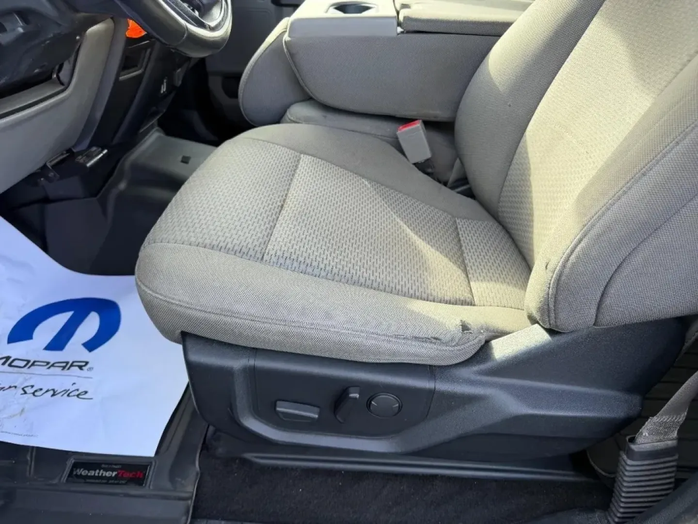 2019 /Dark Earth Gray Cloth Ford F-150 4WD SuperCrew Box (1FTEW1E55KK) with an 5.0L engine, located at 970 Woodlawn Dr., Farmington, MO, 63640, (573) 431-7800, 37.825642, -90.468674 - **Unleash Adventure with the 2019 Ford F-150 at Pettus CDJR Farmington!**<br /> <br /> Are you ready to tackle your next big adventure? Whether you're hauling gear for a weekend camping trip, navigating the daily grind, or transporting your family to the next soccer game, the 2019 Ford F-150 is your - Photo#18