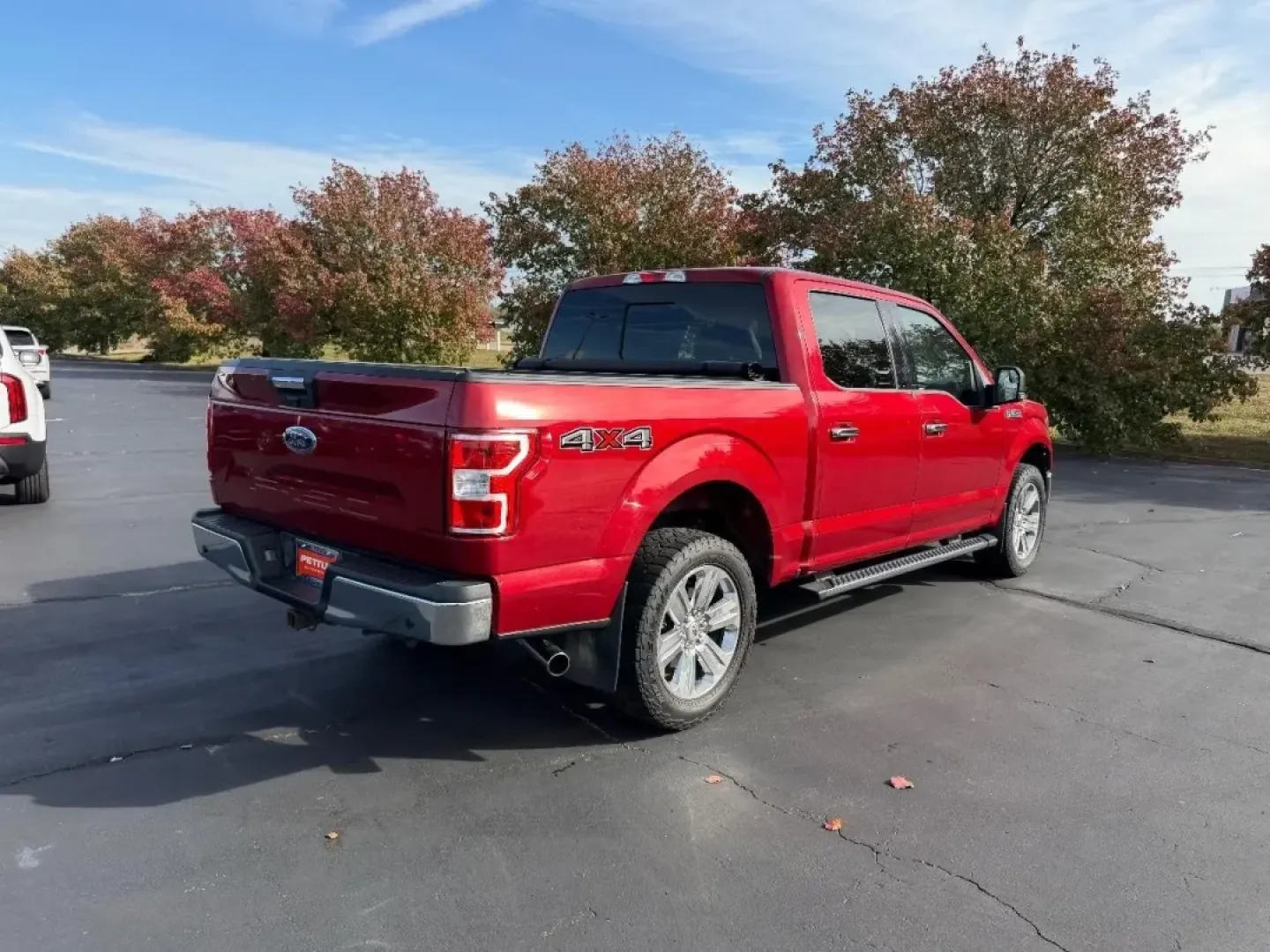 2019 /Dark Earth Gray Cloth Ford F-150 4WD SuperCrew Box (1FTEW1E55KK) with an 5.0L engine, located at 970 Woodlawn Dr., Farmington, MO, 63640, (573) 431-7800, 37.825642, -90.468674 - **Unleash Adventure with the 2019 Ford F-150 at Pettus CDJR Farmington!**<br /> <br /> Are you ready to tackle your next big adventure? Whether you're hauling gear for a weekend camping trip, navigating the daily grind, or transporting your family to the next soccer game, the 2019 Ford F-150 is your - Photo#3
