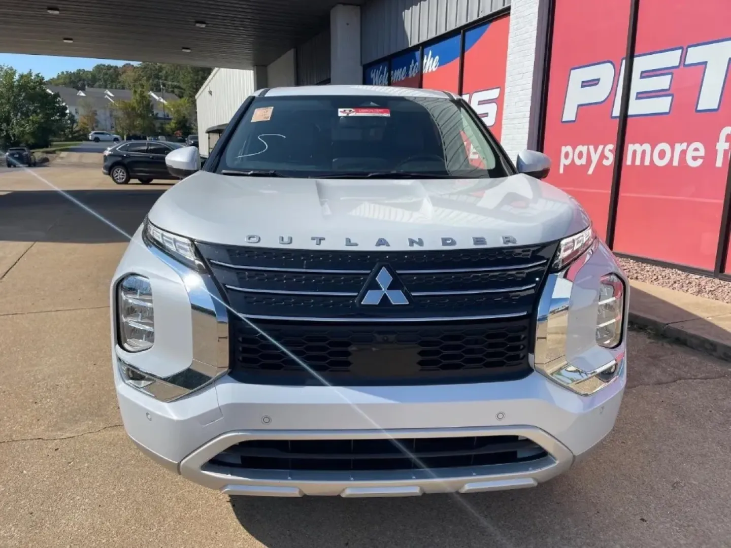 2024 /Black Cloth Mitsubishi Outlander SE (JA4J3VA82RZ) with an 2.5L DOHC 4-Cylinder Direct Injection engine, Automatic transmission, located at 970 Woodlawn Dr., Farmington, MO, 63640, (573) 431-7800, 37.825642, -90.468674 - **Unleash Your Adventurous Spirit with the 2024 Mitsubishi Outlander!**<br /> <br /> Are you ready to elevate your weekend getaways or daily commutes? The 2024 Mitsubishi Outlander is designed for those who crave versatility and style in their vehicles. Perfect for families, outdoor enthusiasts, or - Photo#1