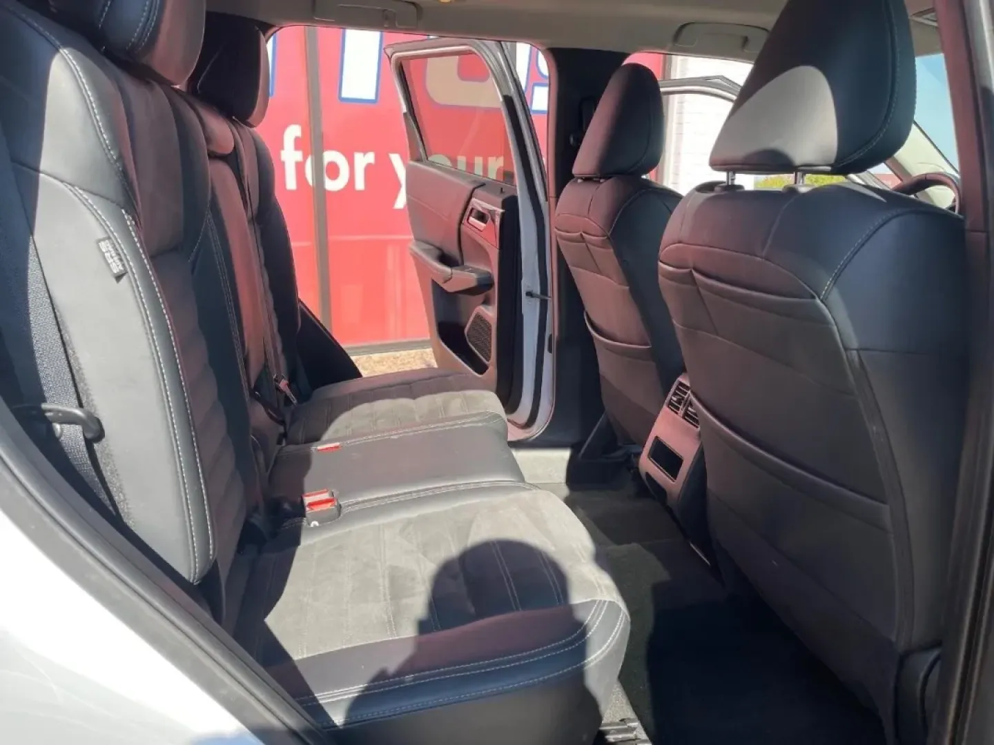 2024 /Black Cloth Mitsubishi Outlander SE (JA4J3VA82RZ) with an 2.5L DOHC 4-Cylinder Direct Injection engine, Automatic transmission, located at 970 Woodlawn Dr., Farmington, MO, 63640, (573) 431-7800, 37.825642, -90.468674 - **Unleash Your Adventurous Spirit with the 2024 Mitsubishi Outlander!**<br /> <br /> Are you ready to elevate your weekend getaways or daily commutes? The 2024 Mitsubishi Outlander is designed for those who crave versatility and style in their vehicles. Perfect for families, outdoor enthusiasts, or - Photo#8