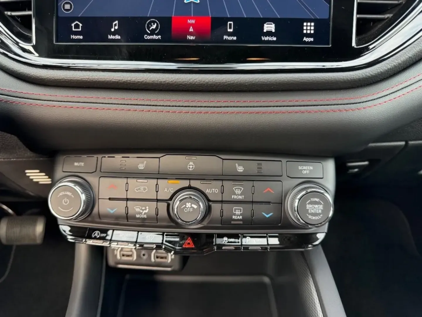 2026 /Black Cloth Dodge Durango GT (1C4RDJDG3TC) with an 3.6L V6 24V VVT UPG I engine, Automatic transmission, located at 970 Woodlawn Dr., Farmington, MO, 63640, (573) 431-7800, 37.825642, -90.468674 - **Unleash Your Adventurous Spirit with the 2026 Dodge Durango at Pettus CDJR Farmington**<br /> <br /> Are you ready to elevate your lifestyle with a vehicle that embodies both style and versatility? The 2026 Dodge Durango is the perfect SUV for those who crave adventure and practicality. Whether yo - Photo#18