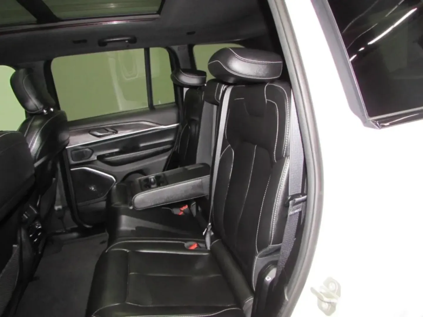 2024 /Global Black Jeep Grand Cherokee 4xe (1C4RJYB64RC) with an Other engine, Automatic transmission, located at 12830 Highway 21, De Soto, MO, 63020, (636) 337-7777, 38.153099, -90.573624 - **Experience Adventure and Comfort with the 2024 Jeep Grand Cherokee at Pettus CDJR DeSoto!**<br /> <br /> If you're dreaming of a vehicle that perfectly balances rugged outdoor capabilities with family-friendly comfort, look no further than the 2024 Jeep Grand Cherokee available at Pettus CDJR DeSo - Photo#25