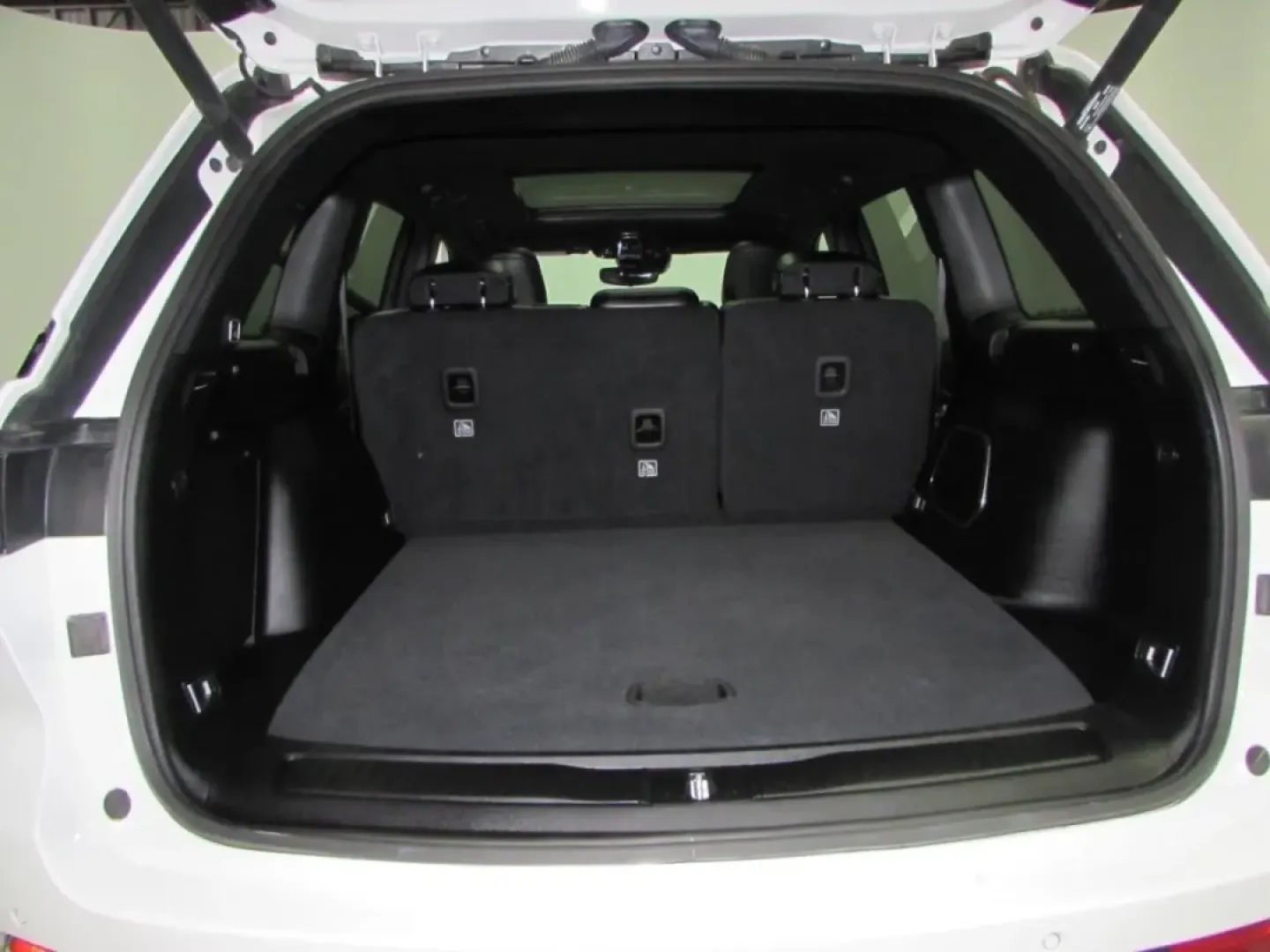 2024 /Global Black Jeep Grand Cherokee 4xe (1C4RJYB64RC) with an Other engine, Automatic transmission, located at 12830 Highway 21, De Soto, MO, 63020, (636) 337-7777, 38.153099, -90.573624 - **Experience Adventure and Comfort with the 2024 Jeep Grand Cherokee at Pettus CDJR DeSoto!**<br /> <br /> If you're dreaming of a vehicle that perfectly balances rugged outdoor capabilities with family-friendly comfort, look no further than the 2024 Jeep Grand Cherokee available at Pettus CDJR DeSo - Photo#27