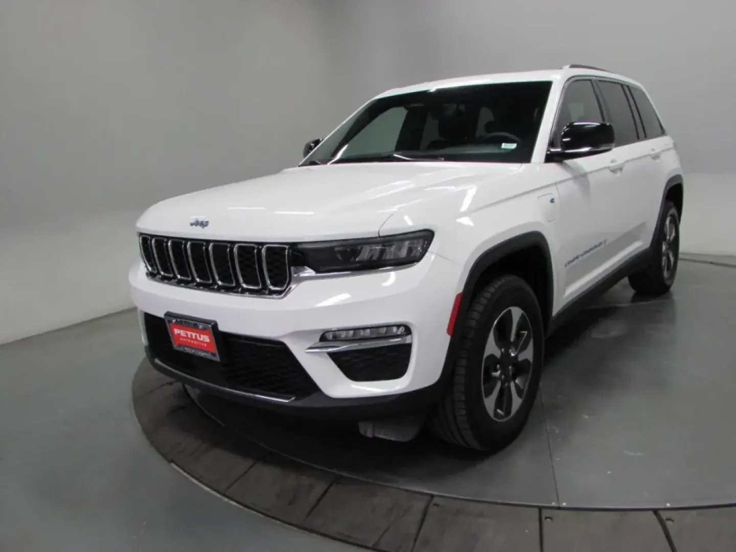 2024 /Global Black Jeep Grand Cherokee 4xe (1C4RJYB64RC) with an Other engine, Automatic transmission, located at 12830 Highway 21, De Soto, MO, 63020, (636) 337-7777, 38.153099, -90.573624 - **Experience Adventure and Comfort with the 2024 Jeep Grand Cherokee at Pettus CDJR DeSoto!**<br /> <br /> If you're dreaming of a vehicle that perfectly balances rugged outdoor capabilities with family-friendly comfort, look no further than the 2024 Jeep Grand Cherokee available at Pettus CDJR DeSo - Photo#2