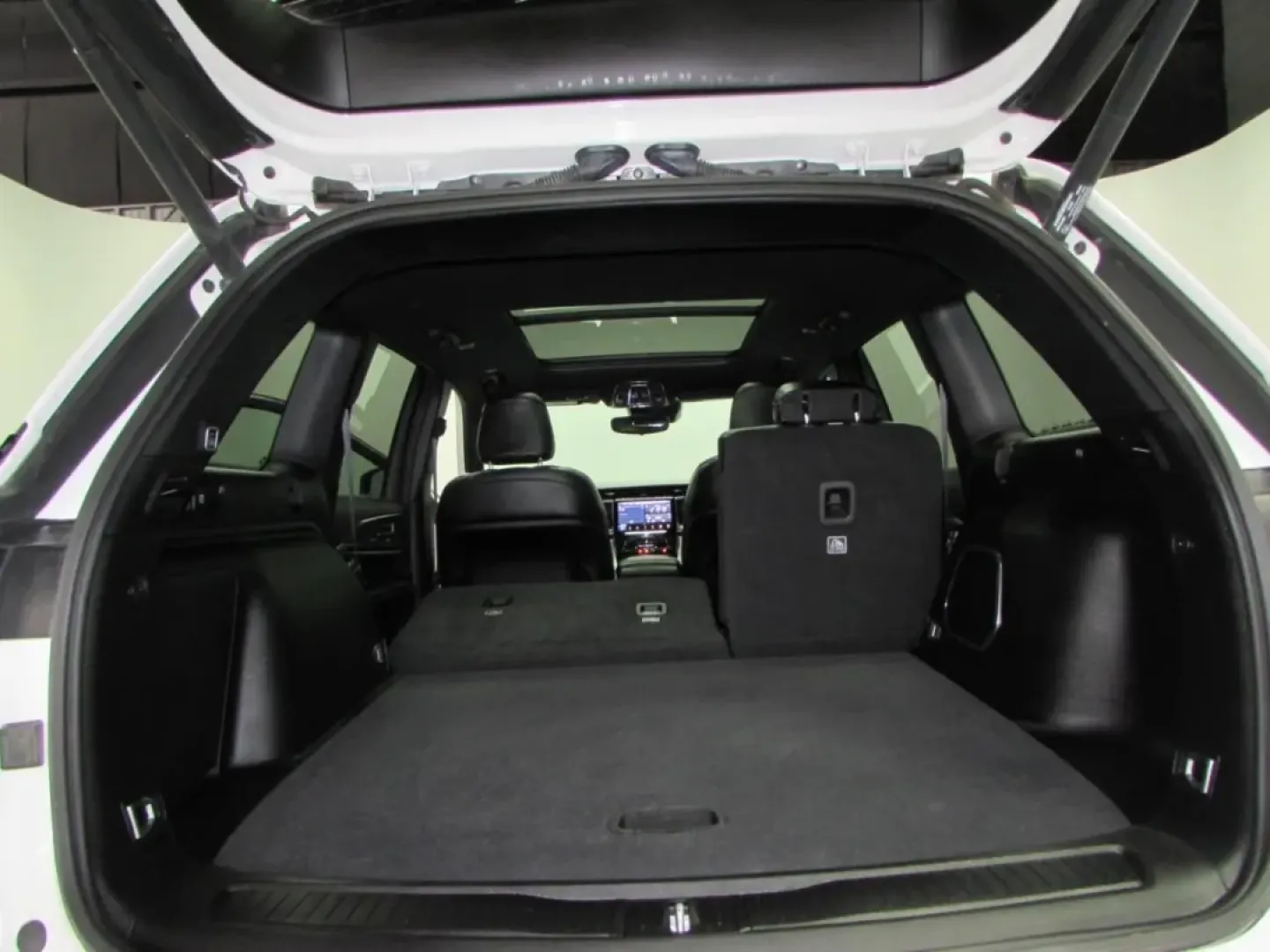 2024 /Global Black Jeep Grand Cherokee 4xe (1C4RJYB64RC) with an Other engine, Automatic transmission, located at 12830 Highway 21, De Soto, MO, 63020, (636) 337-7777, 38.153099, -90.573624 - **Experience Adventure and Comfort with the 2024 Jeep Grand Cherokee at Pettus CDJR DeSoto!**<br /> <br /> If you're dreaming of a vehicle that perfectly balances rugged outdoor capabilities with family-friendly comfort, look no further than the 2024 Jeep Grand Cherokee available at Pettus CDJR DeSo - Photo#30