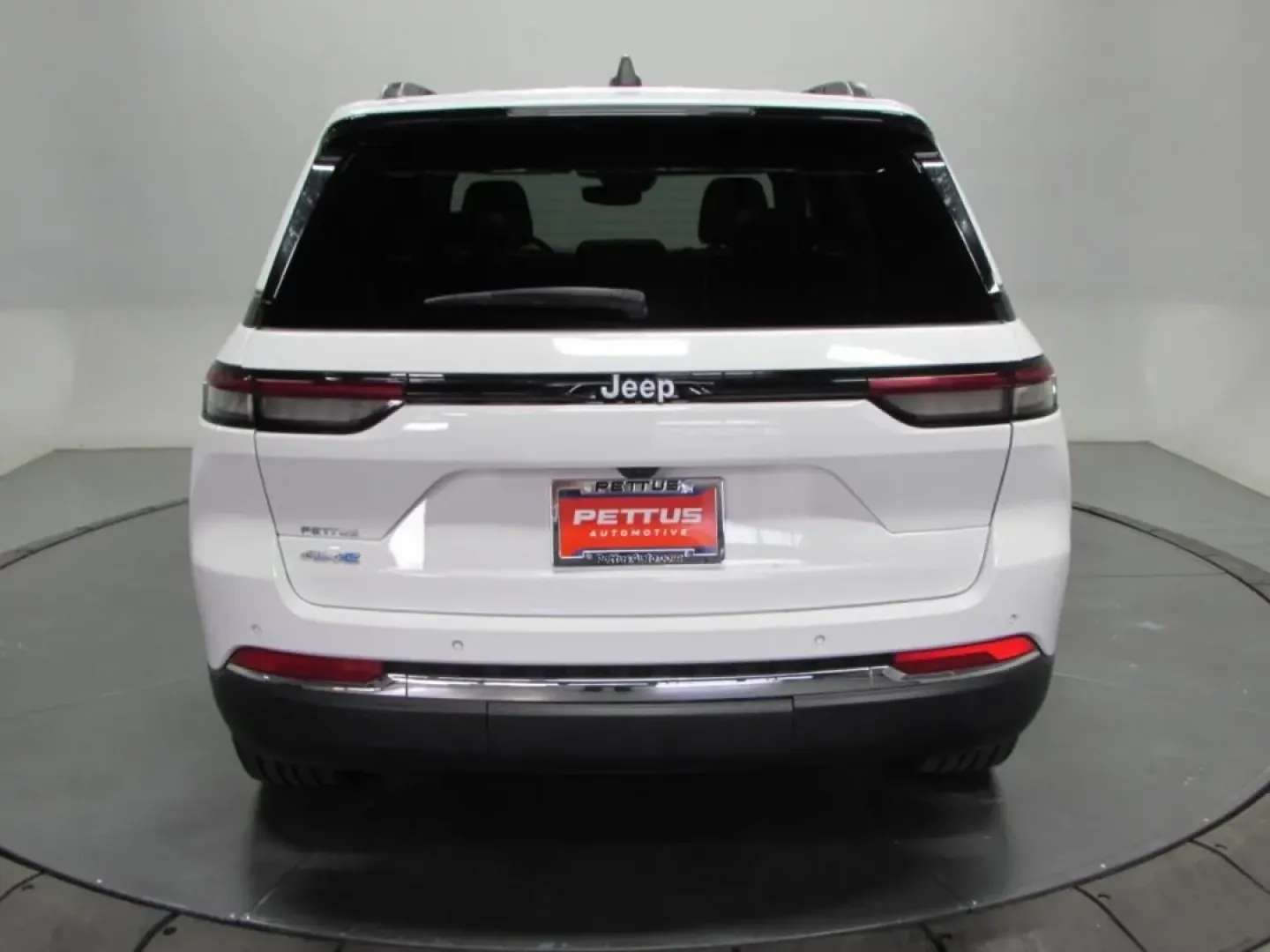 2024 /Global Black Jeep Grand Cherokee 4xe (1C4RJYB64RC) with an Other engine, Automatic transmission, located at 12830 Highway 21, De Soto, MO, 63020, (636) 337-7777, 38.153099, -90.573624 - **Experience Adventure and Comfort with the 2024 Jeep Grand Cherokee at Pettus CDJR DeSoto!**<br /> <br /> If you're dreaming of a vehicle that perfectly balances rugged outdoor capabilities with family-friendly comfort, look no further than the 2024 Jeep Grand Cherokee available at Pettus CDJR DeSo - Photo#6