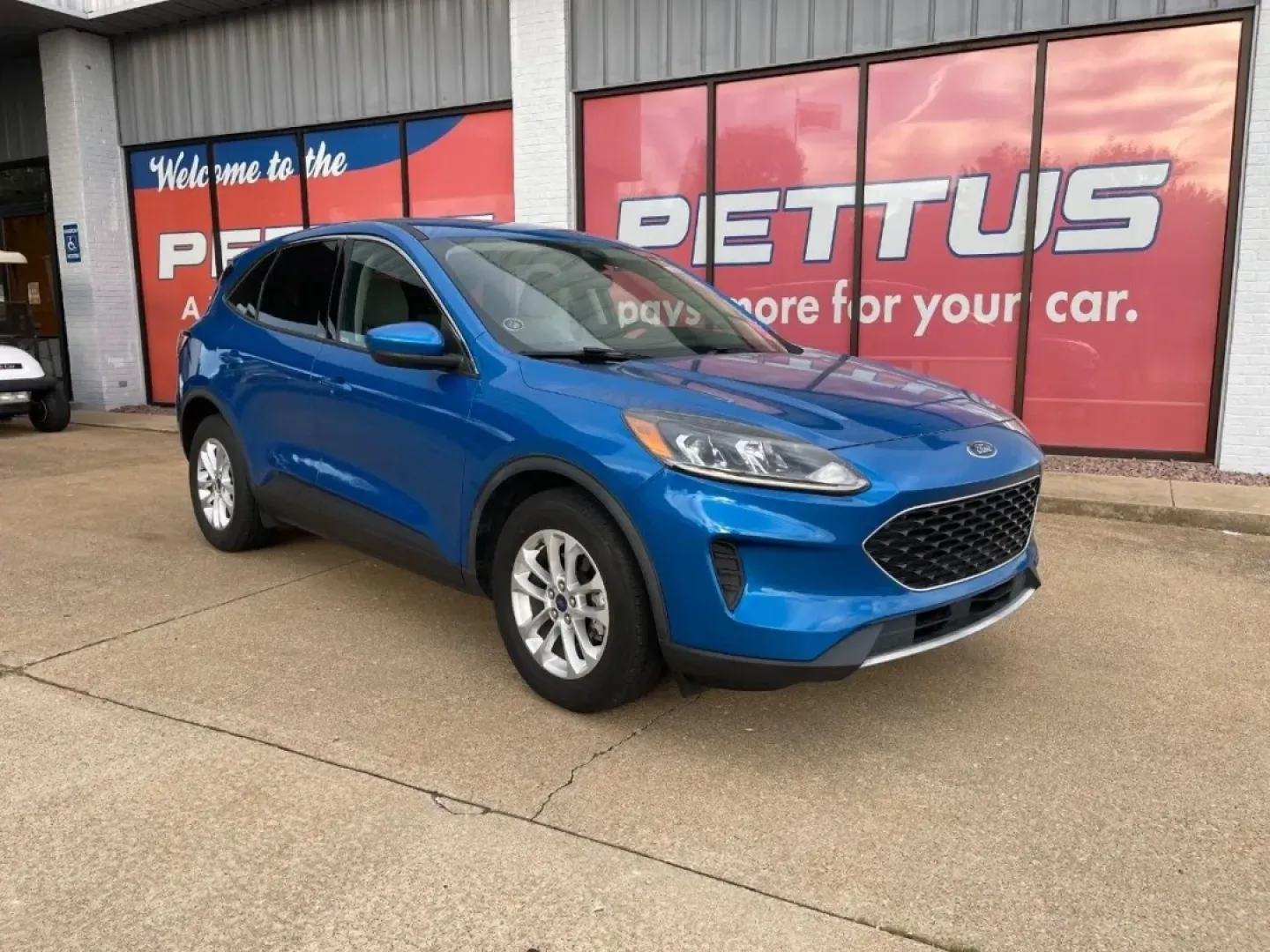 2020 Ford Escape SE (1FMCU0G60LU) with an 1.5L Turbocharged engine, located at 970 Woodlawn Dr., Farmington, MO, 63640, (573) 431-7800, 37.825642, -90.468674 - **Adventure Awaits with the 2020 Ford Escape SE Your Ideal Companion for Life in Farmington!**<br /> <br /> Are you ready to upgrade your driving experience? Whether you're commuting to work, shuttling the kids to school, or planning weekend getaways, the 2020 Ford Escape SE is the perfect blend of - Photo#0