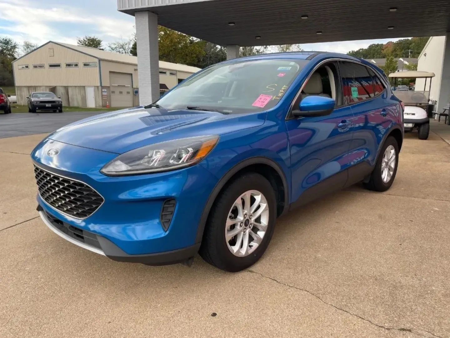 2020 Ford Escape SE (1FMCU0G60LU) with an 1.5L Turbocharged engine, located at 970 Woodlawn Dr., Farmington, MO, 63640, (573) 431-7800, 37.825642, -90.468674 - **Adventure Awaits with the 2020 Ford Escape SE Your Ideal Companion for Life in Farmington!**<br /> <br /> Are you ready to upgrade your driving experience? Whether you're commuting to work, shuttling the kids to school, or planning weekend getaways, the 2020 Ford Escape SE is the perfect blend of - Photo#2