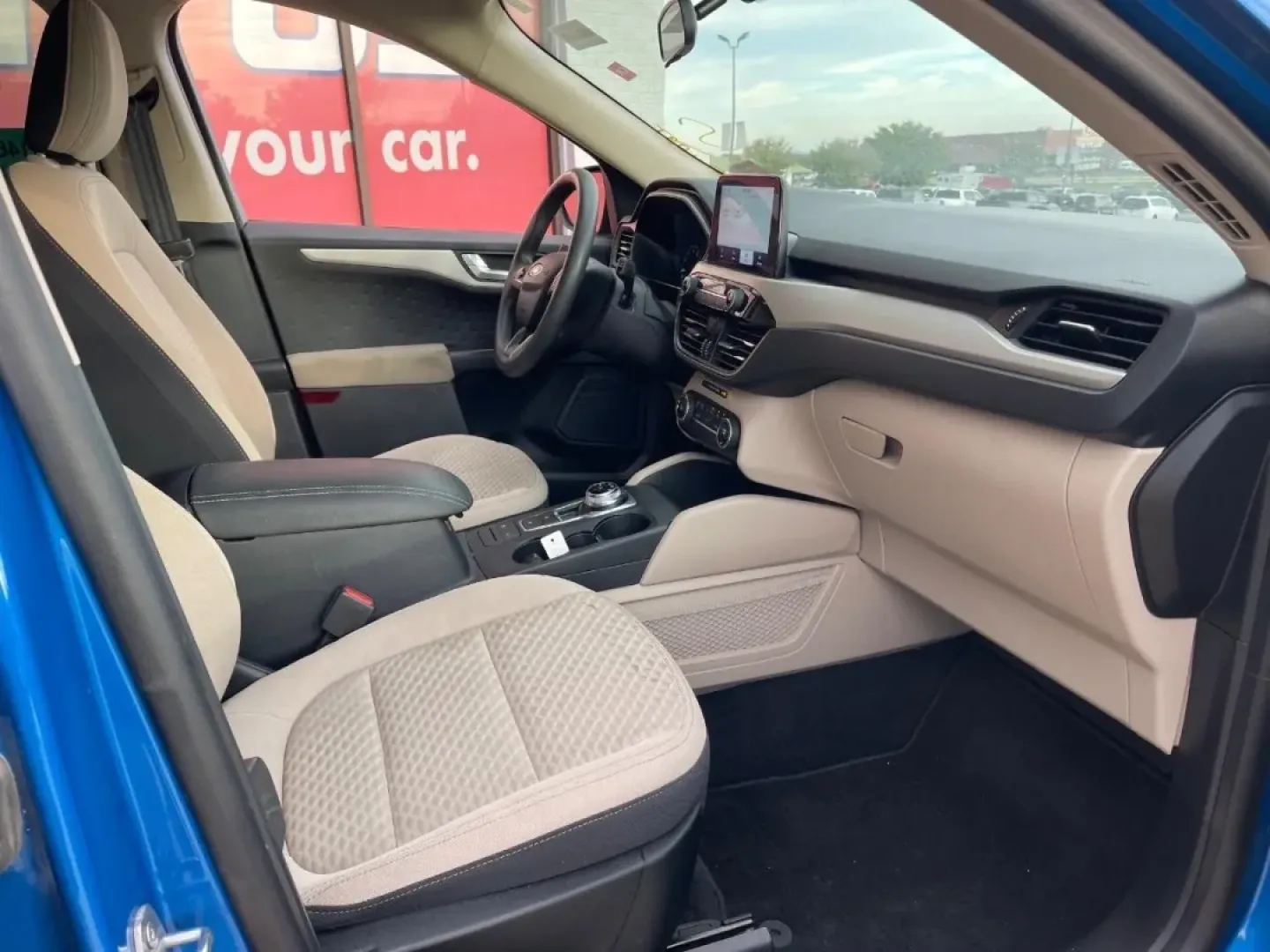 2020 Ford Escape SE (1FMCU0G60LU) with an 1.5L Turbocharged engine, located at 970 Woodlawn Dr., Farmington, MO, 63640, (573) 431-7800, 37.825642, -90.468674 - **Adventure Awaits with the 2020 Ford Escape SE Your Ideal Companion for Life in Farmington!**<br /> <br /> Are you ready to upgrade your driving experience? Whether you're commuting to work, shuttling the kids to school, or planning weekend getaways, the 2020 Ford Escape SE is the perfect blend of - Photo#7