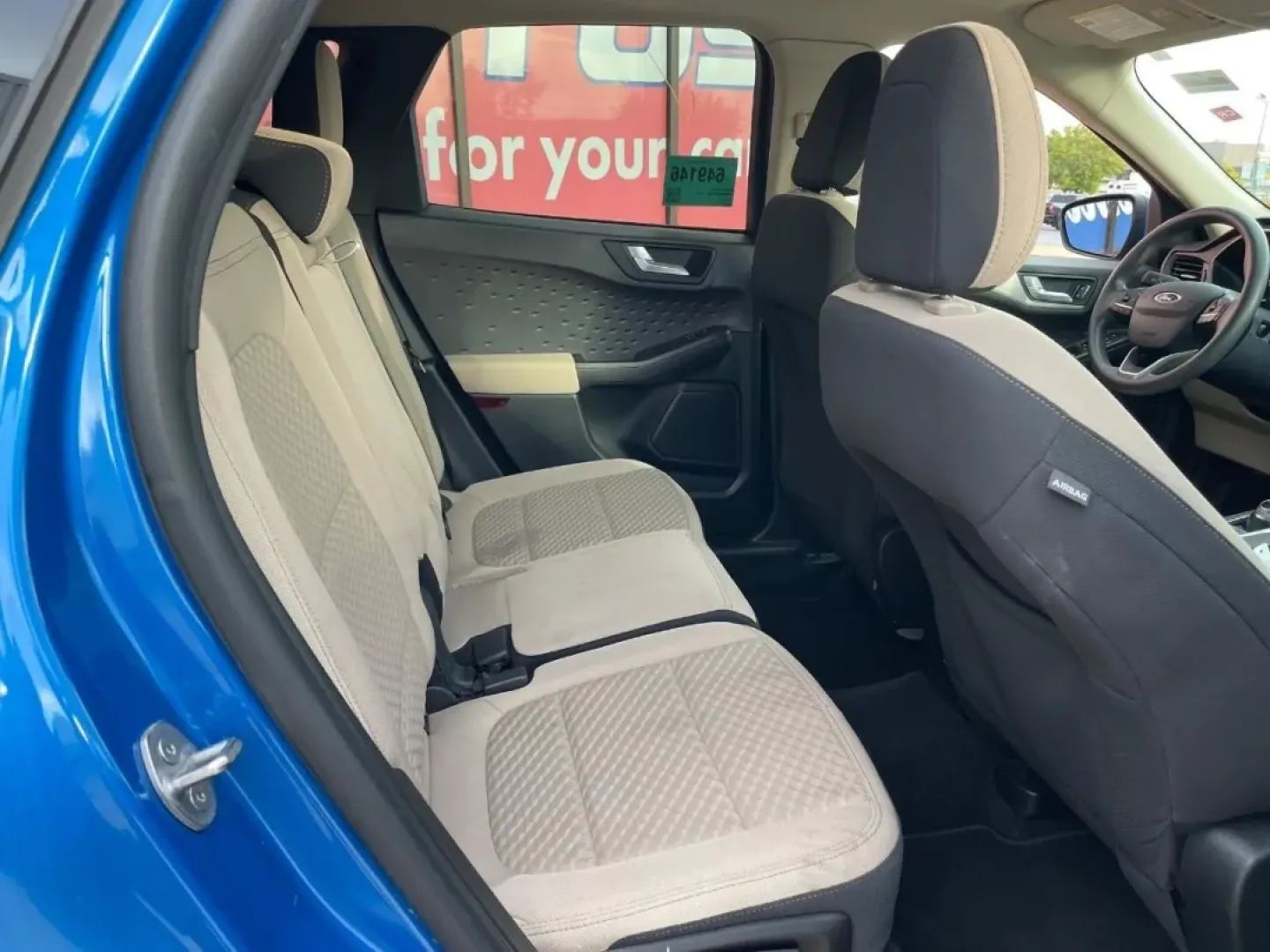 2020 Ford Escape SE (1FMCU0G60LU) with an 1.5L Turbocharged engine, located at 970 Woodlawn Dr., Farmington, MO, 63640, (573) 431-7800, 37.825642, -90.468674 - **Adventure Awaits with the 2020 Ford Escape SE Your Ideal Companion for Life in Farmington!**<br /> <br /> Are you ready to upgrade your driving experience? Whether you're commuting to work, shuttling the kids to school, or planning weekend getaways, the 2020 Ford Escape SE is the perfect blend of - Photo#8