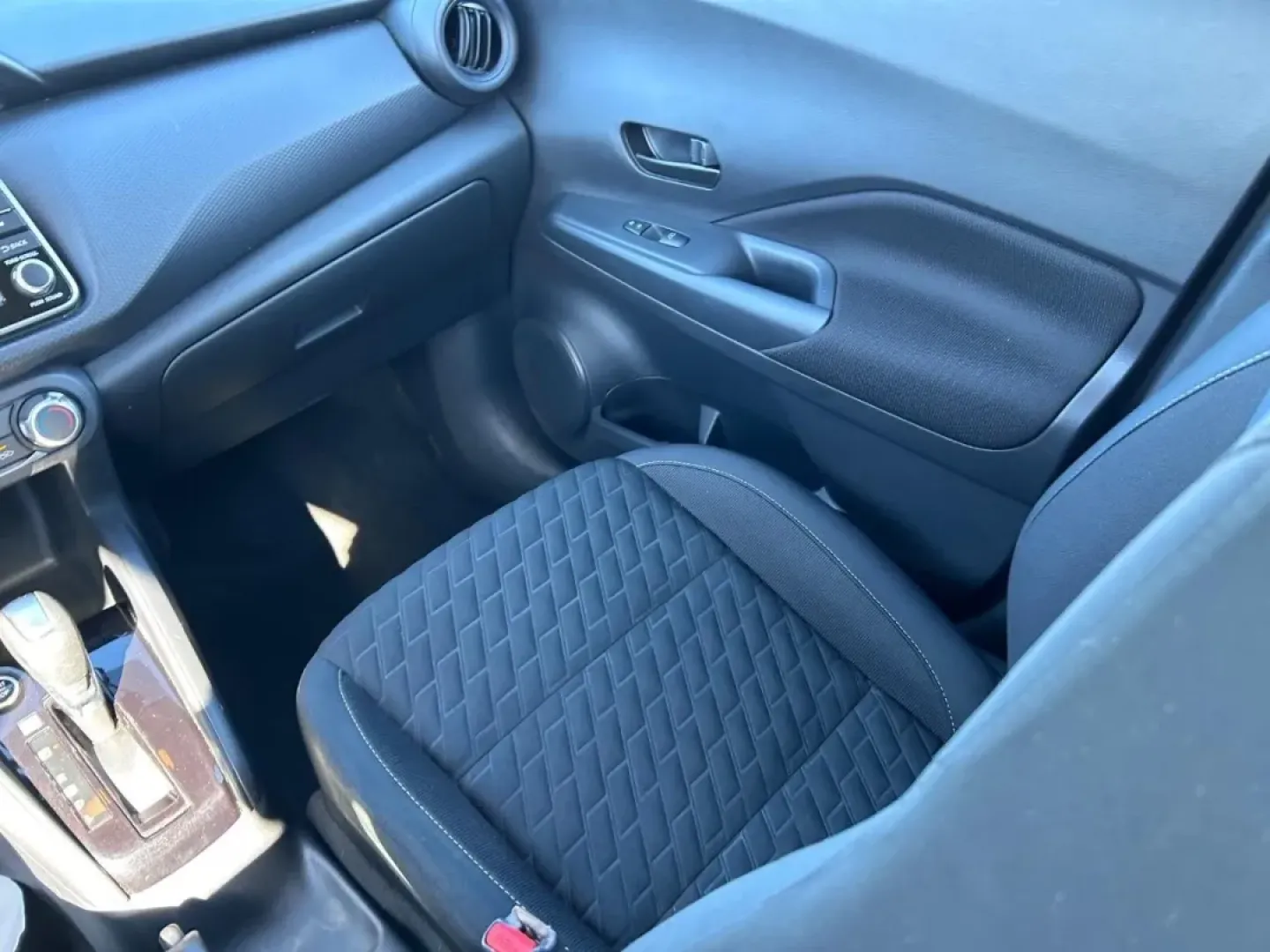 2022 /Charcoal Cloth Nissan Kicks S (3N1CP5BV9NL) with an 1.6L DOHC 16V 4-Cylinder engine, Automatic transmission, located at 970 Woodlawn Dr., Farmington, MO, 63640, (573) 431-7800, 37.825642, -90.468674 - **Elevate Your Daily Drive with the 2022 Nissan Kicks S at Pettus CDJR Farmington**<br /> <br /> If you're seeking a vehicle that seamlessly blends practicality with style, the 2022 Nissan Kicks S is the perfect choice for those who want an affordable vehicle while living life to the fullest. With i - Photo#16