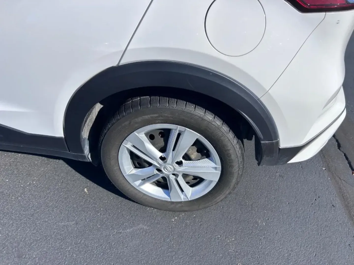 2022 /Charcoal Cloth Nissan Kicks S (3N1CP5BV9NL) with an 1.6L DOHC 16V 4-Cylinder engine, Automatic transmission, located at 970 Woodlawn Dr., Farmington, MO, 63640, (573) 431-7800, 37.825642, -90.468674 - **Elevate Your Daily Drive with the 2022 Nissan Kicks S at Pettus CDJR Farmington**<br /> <br /> If you're seeking a vehicle that seamlessly blends practicality with style, the 2022 Nissan Kicks S is the perfect choice for those who want an affordable vehicle while living life to the fullest. With i - Photo#5