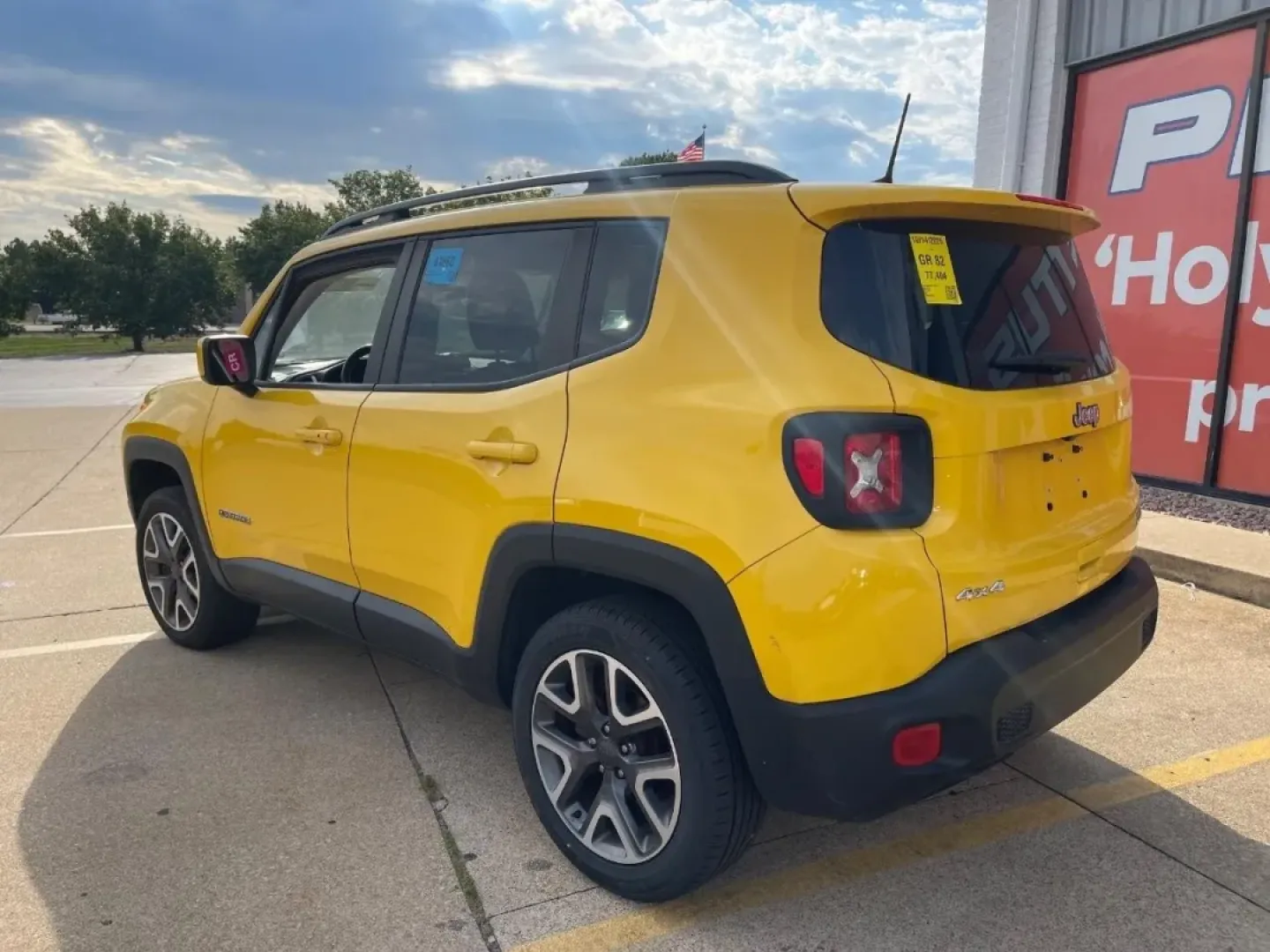 2018 /Black Cloth Jeep Renegade Latitude (ZACCJBBB5JP) with an 2.4L engine, located at 970 Woodlawn Dr., Farmington, MO, 63640, (573) 431-7800, 37.825642, -90.468674 - **Adventure Awaits with This 2018 Jeep Renegade: The Ideal Crossover for Your Next Journey!**<br /> <br /> Are you ready to elevate your lifestyle with a vehicle that's as adventurous as you are? The 2018 Jeep Renegade is the perfect crossover for those who crave exploration, whether you're navigati - Photo#1