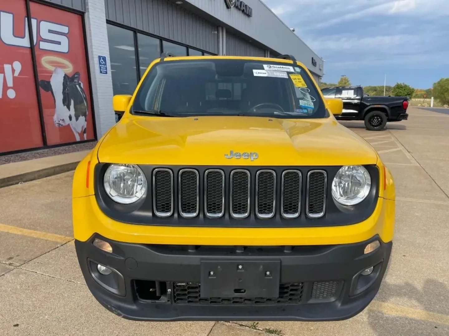 2018 /Black Cloth Jeep Renegade Latitude (ZACCJBBB5JP) with an 2.4L engine, located at 970 Woodlawn Dr., Farmington, MO, 63640, (573) 431-7800, 37.825642, -90.468674 - **Adventure Awaits with This 2018 Jeep Renegade: The Ideal Crossover for Your Next Journey!**<br /> <br /> Are you ready to elevate your lifestyle with a vehicle that's as adventurous as you are? The 2018 Jeep Renegade is the perfect crossover for those who crave exploration, whether you're navigati - Photo#5