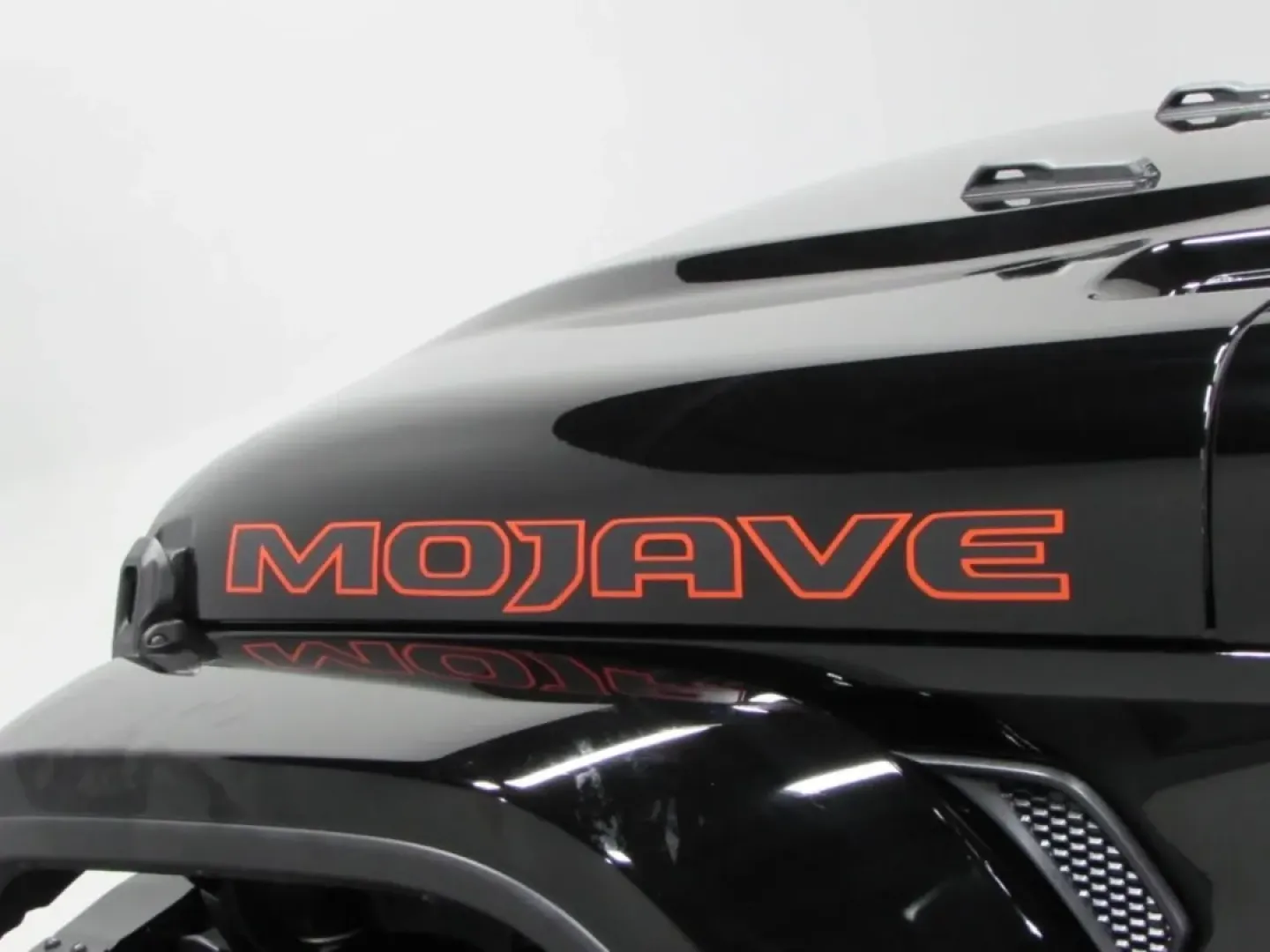 2025 /Black Jeep Gladiator Mojave (1C6RJTEG5SL) with an Other engine, Automatic transmission, located at 12830 Highway 21, De Soto, MO, 63020, (636) 337-7777, 38.153099, -90.573624 - Are you ready to elevate your weekend adventures and daily commutes? Look no further than this impressive 2025 Jeep Gladiator, a truck designed for those who demand versatility, rugged capability, and a touch of luxury. Perfectly suited for outdoor enthusiasts and city dwellers alike, this pre-owned - Photo#9