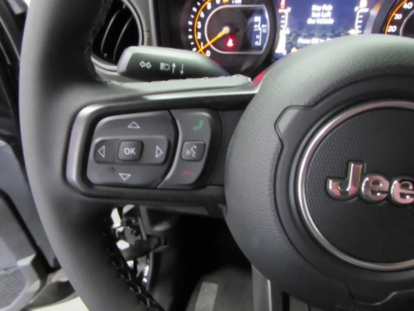 2025 /Black Jeep Gladiator Mojave (1C6RJTEG5SL) with an Other engine, Automatic transmission, located at 12830 Highway 21, De Soto, MO, 63020, (636) 337-7777, 38.153099, -90.573624 - Are you ready to elevate your weekend adventures and daily commutes? Look no further than this impressive 2025 Jeep Gladiator, a truck designed for those who demand versatility, rugged capability, and a touch of luxury. Perfectly suited for outdoor enthusiasts and city dwellers alike, this pre-owned - Photo#16