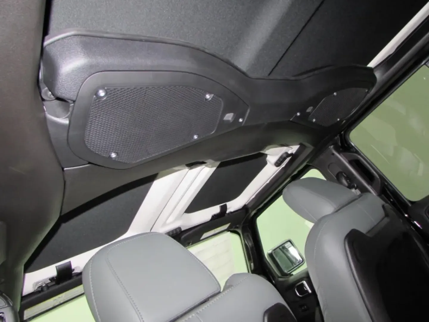 2025 /Black Jeep Gladiator Mojave (1C6RJTEG5SL) with an Other engine, Automatic transmission, located at 12830 Highway 21, De Soto, MO, 63020, (636) 337-7777, 38.153099, -90.573624 - Are you ready to elevate your weekend adventures and daily commutes? Look no further than this impressive 2025 Jeep Gladiator, a truck designed for those who demand versatility, rugged capability, and a touch of luxury. Perfectly suited for outdoor enthusiasts and city dwellers alike, this pre-owned - Photo#29