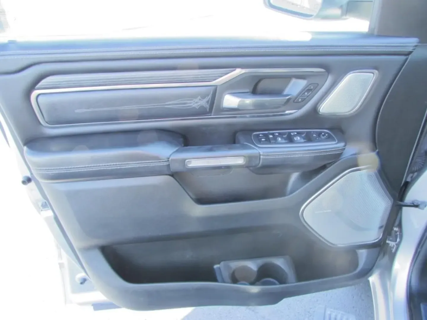 2019 /Black Ram 1500 Limited (1C6SRFHT5KN) with an Other engine, located at 12836 Highway 21, De Soto, MO, 63020, (636) 337-7777, 38.151867, -90.575615 - **Discover Your Next Adventure with This 2019 Ram 1500 at Pettus Ford De Soto!**<br /> <br /> Are you ready to elevate your weekend adventures or tackle your daily commutes with confidence? This robust 2019 Ram 1500 is the perfect companion, designed for those who crave both power and versatility. W - Photo#11