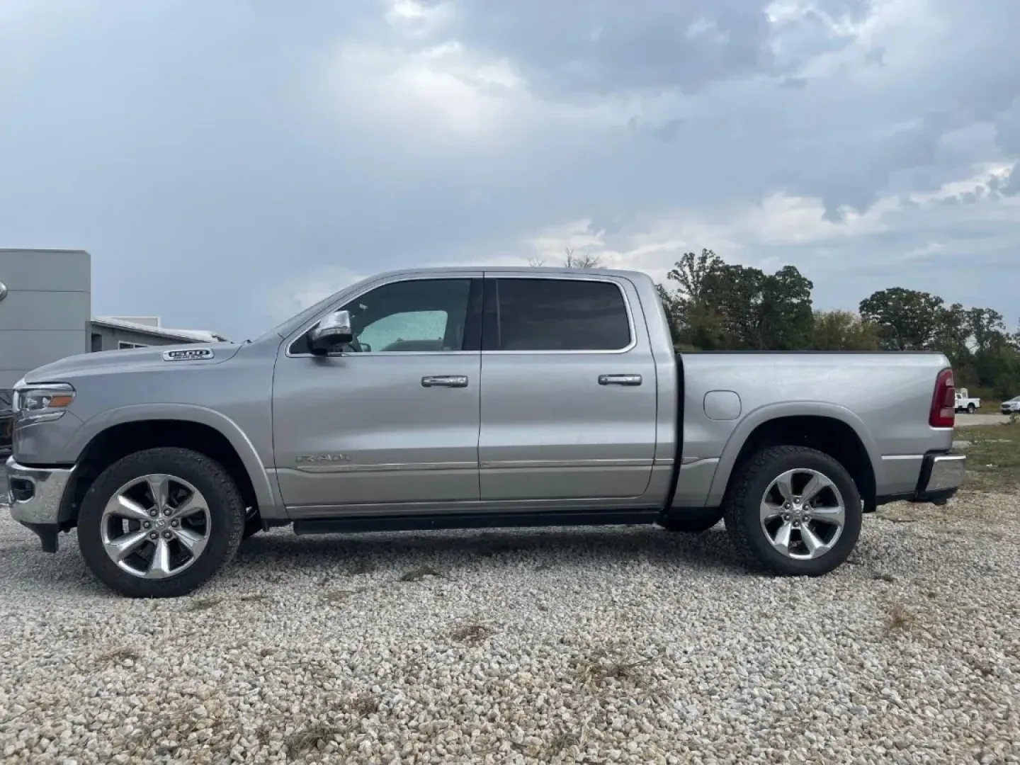 2019 /Black Ram 1500 Limited (1C6SRFHT5KN) with an Other engine, located at 12836 Highway 21, De Soto, MO, 63020, (636) 337-7777, 38.151867, -90.575615 - **Discover Your Next Adventure with This 2019 Ram 1500 at Pettus Ford De Soto!**<br /> <br /> Are you ready to elevate your weekend adventures or tackle your daily commutes with confidence? This robust 2019 Ram 1500 is the perfect companion, designed for those who crave both power and versatility. W - Photo#1