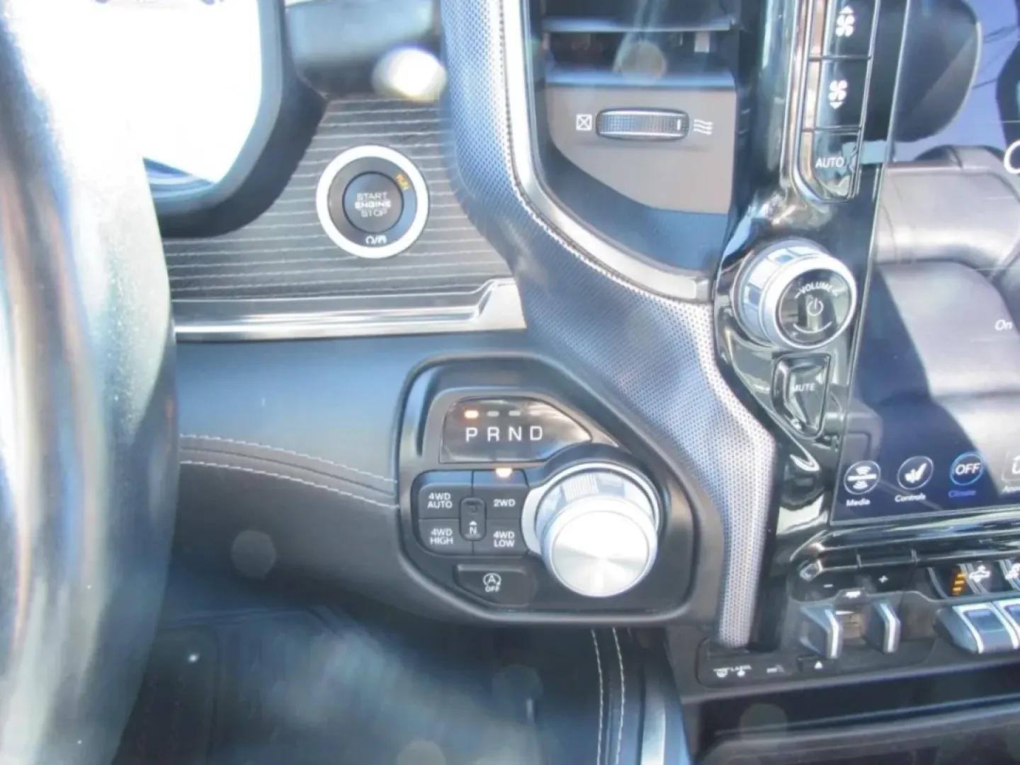 2019 /Black Ram 1500 Limited (1C6SRFHT5KN) with an Other engine, located at 12836 Highway 21, De Soto, MO, 63020, (636) 337-7777, 38.151867, -90.575615 - **Discover Your Next Adventure with This 2019 Ram 1500 at Pettus Ford De Soto!**<br /> <br /> Are you ready to elevate your weekend adventures or tackle your daily commutes with confidence? This robust 2019 Ram 1500 is the perfect companion, designed for those who crave both power and versatility. W - Photo#19