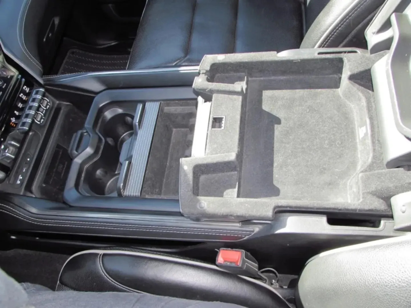 2019 /Black Ram 1500 Limited (1C6SRFHT5KN) with an Other engine, located at 12836 Highway 21, De Soto, MO, 63020, (636) 337-7777, 38.151867, -90.575615 - **Discover Your Next Adventure with This 2019 Ram 1500 at Pettus Ford De Soto!**<br /> <br /> Are you ready to elevate your weekend adventures or tackle your daily commutes with confidence? This robust 2019 Ram 1500 is the perfect companion, designed for those who crave both power and versatility. W - Photo#23