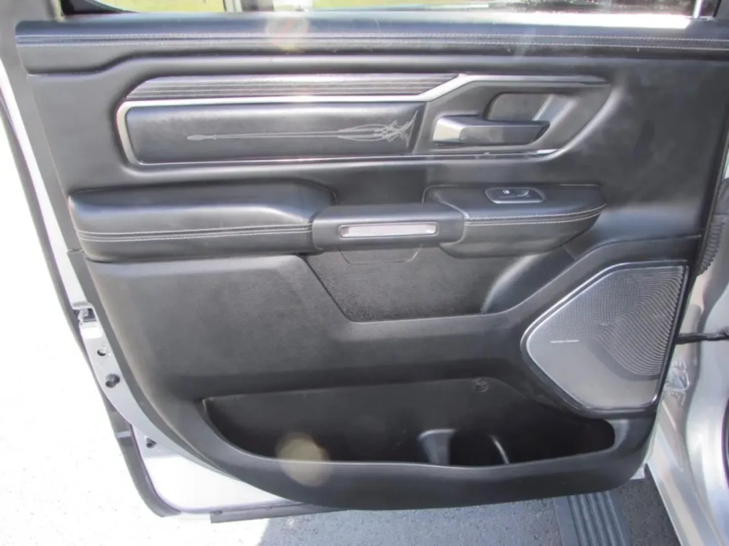 2019 /Black Ram 1500 Limited (1C6SRFHT5KN) with an Other engine, located at 12836 Highway 21, De Soto, MO, 63020, (636) 337-7777, 38.151867, -90.575615 - **Discover Your Next Adventure with This 2019 Ram 1500 at Pettus Ford De Soto!**<br /> <br /> Are you ready to elevate your weekend adventures or tackle your daily commutes with confidence? This robust 2019 Ram 1500 is the perfect companion, designed for those who crave both power and versatility. W - Photo#26