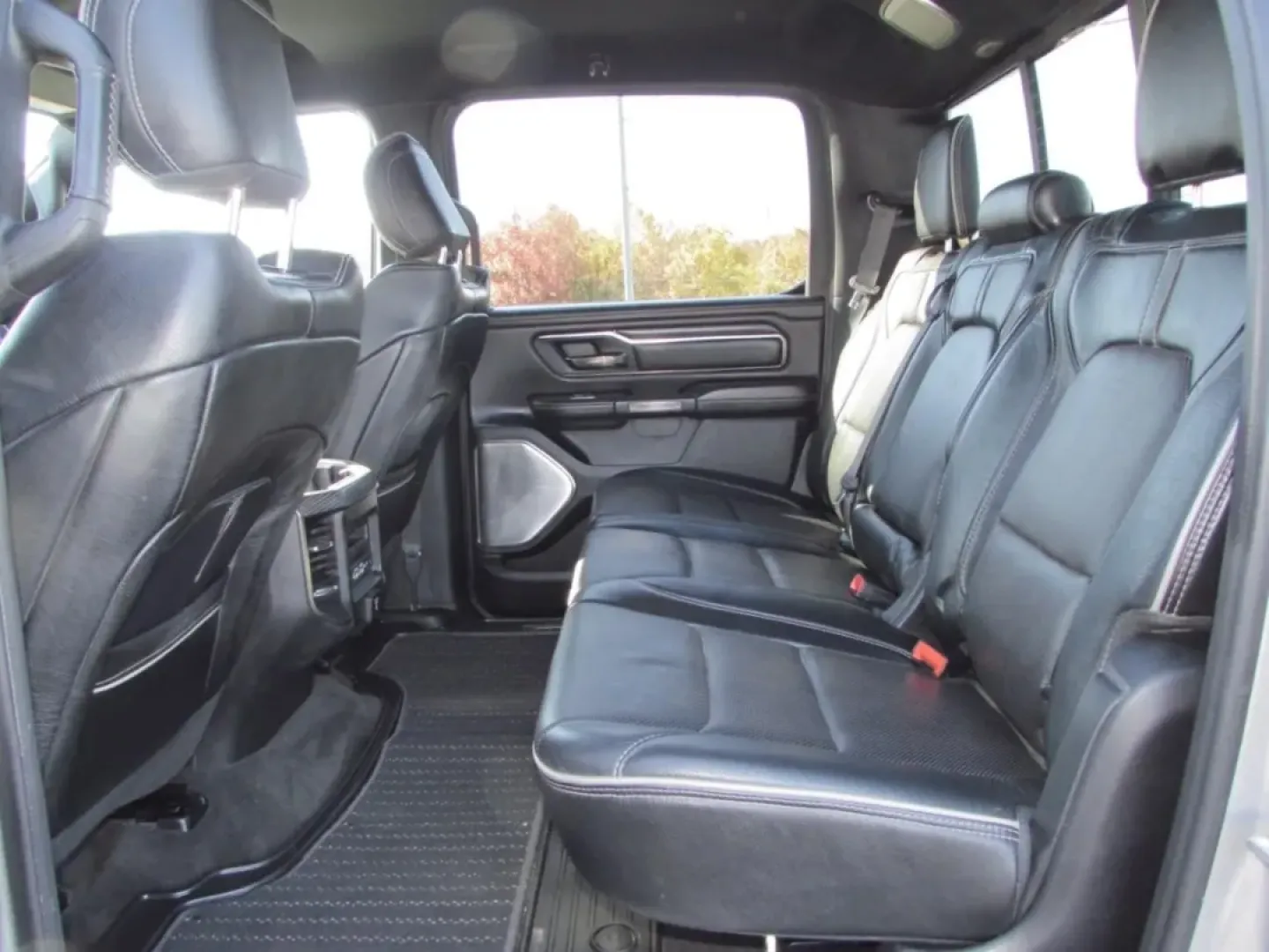 2019 /Black Ram 1500 Limited (1C6SRFHT5KN) with an Other engine, located at 12836 Highway 21, De Soto, MO, 63020, (636) 337-7777, 38.151867, -90.575615 - **Discover Your Next Adventure with This 2019 Ram 1500 at Pettus Ford De Soto!**<br /> <br /> Are you ready to elevate your weekend adventures or tackle your daily commutes with confidence? This robust 2019 Ram 1500 is the perfect companion, designed for those who crave both power and versatility. W - Photo#27