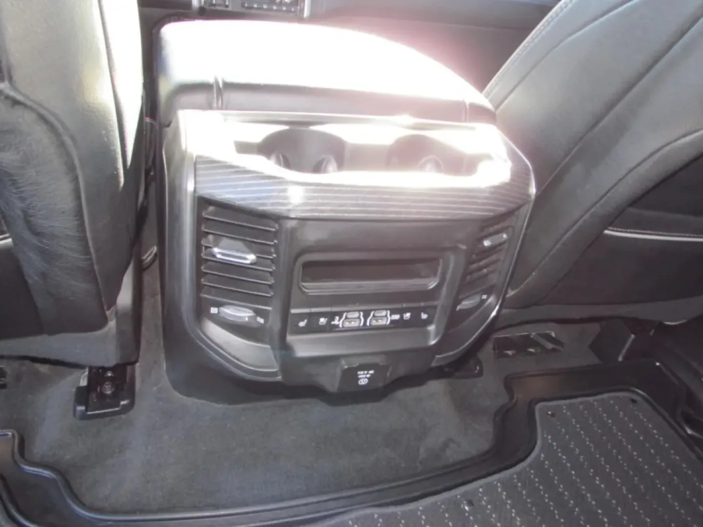 2019 /Black Ram 1500 Limited (1C6SRFHT5KN) with an Other engine, located at 12836 Highway 21, De Soto, MO, 63020, (636) 337-7777, 38.151867, -90.575615 - **Discover Your Next Adventure with This 2019 Ram 1500 at Pettus Ford De Soto!**<br /> <br /> Are you ready to elevate your weekend adventures or tackle your daily commutes with confidence? This robust 2019 Ram 1500 is the perfect companion, designed for those who crave both power and versatility. W - Photo#28