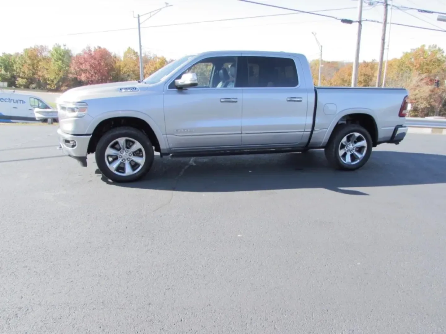 2019 /Black Ram 1500 Limited (1C6SRFHT5KN) with an Other engine, located at 12836 Highway 21, De Soto, MO, 63020, (636) 337-7777, 38.151867, -90.575615 - **Discover Your Next Adventure with This 2019 Ram 1500 at Pettus Ford De Soto!**<br /> <br /> Are you ready to elevate your weekend adventures or tackle your daily commutes with confidence? This robust 2019 Ram 1500 is the perfect companion, designed for those who crave both power and versatility. W - Photo#3