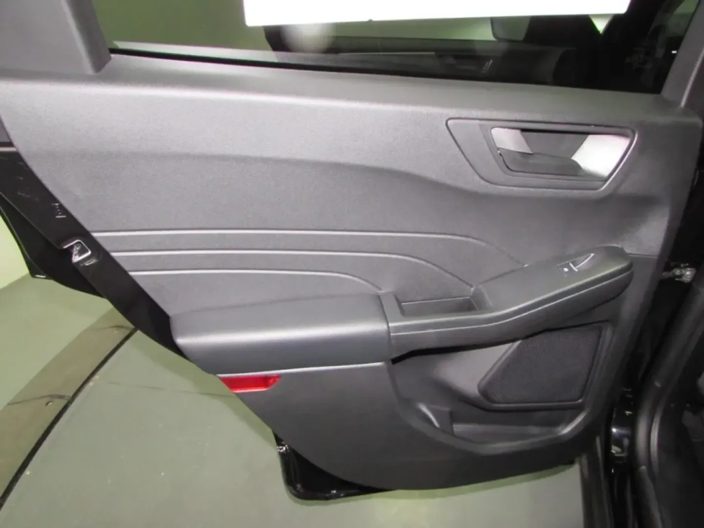 2026 /Ebony Ford Escape Active (1FMCU0GNXTU) with an 1.5L engine, located at 12836 Highway 21, De Soto, MO, 63020, (636) 337-7777, 38.151867, -90.575615 - ### Discover Your Next Adventure with the 2026 Ford Escape Active at Pettus Ford De Soto!<br /> <br /> Are you ready to elevate your driving experience? The 2026 Ford Escape Active is more than just a vehicle; it's your passport to adventure, perfect for weekend getaways, family outings, or your dai - Photo#19