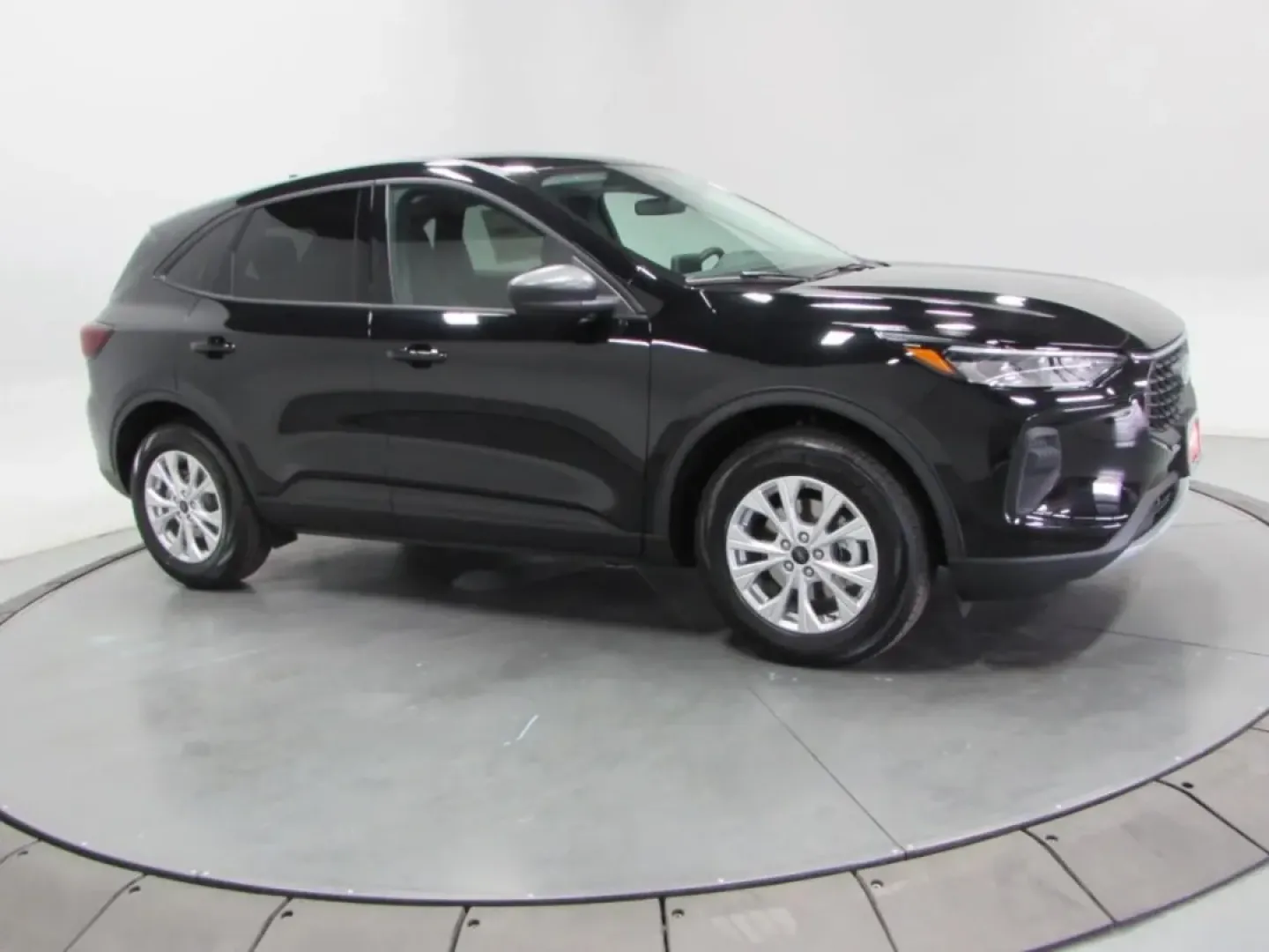 2026 /Ebony Ford Escape Active (1FMCU0GNXTU) with an 1.5L engine, located at 12836 Highway 21, De Soto, MO, 63020, (636) 337-7777, 38.151867, -90.575615 - ### Discover Your Next Adventure with the 2026 Ford Escape Active at Pettus Ford De Soto!<br /> <br /> Are you ready to elevate your driving experience? The 2026 Ford Escape Active is more than just a vehicle; it's your passport to adventure, perfect for weekend getaways, family outings, or your dai - Photo#3