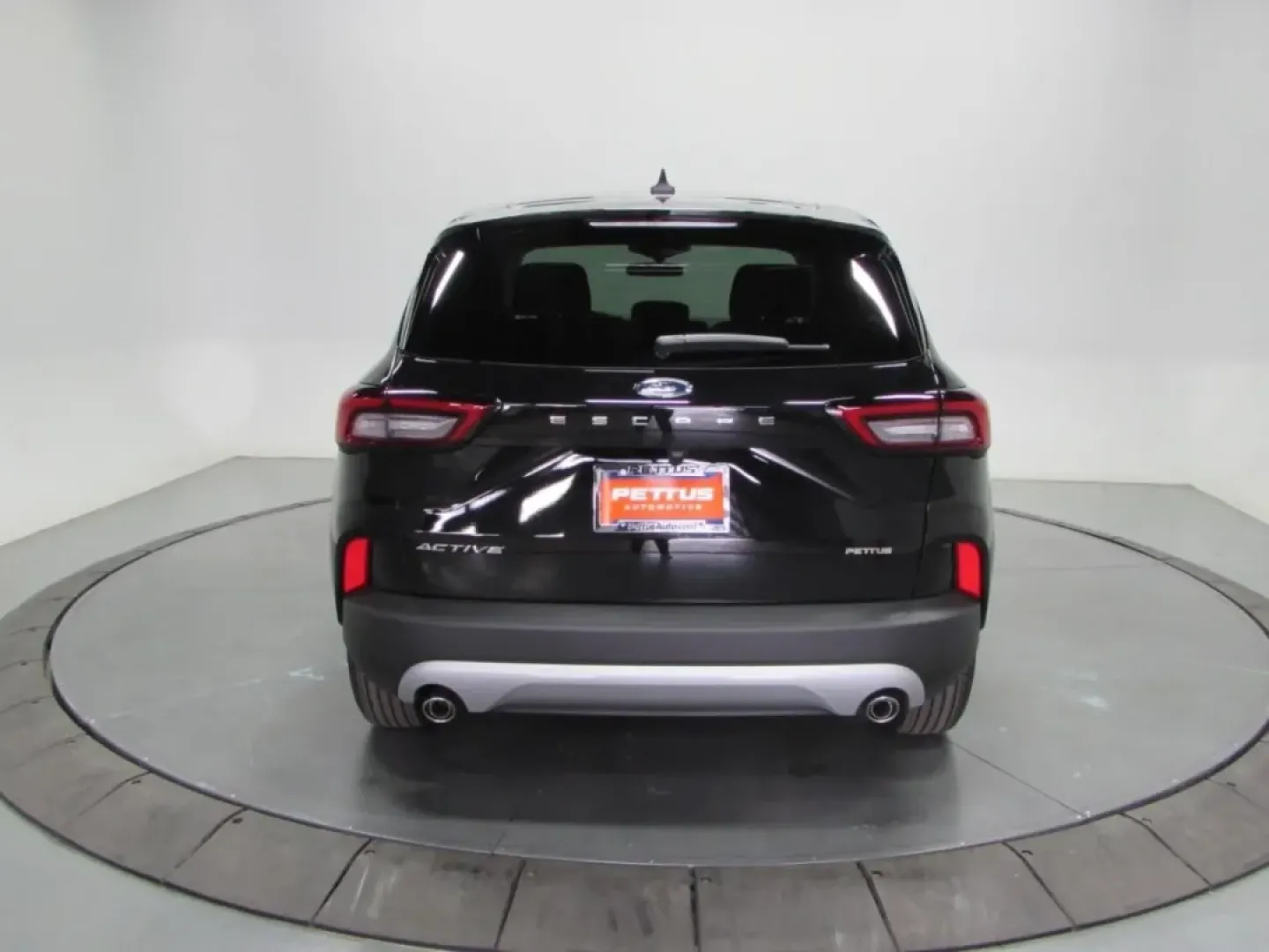 2026 /Ebony Ford Escape Active (1FMCU0GNXTU) with an 1.5L engine, located at 12836 Highway 21, De Soto, MO, 63020, (636) 337-7777, 38.151867, -90.575615 - ### Discover Your Next Adventure with the 2026 Ford Escape Active at Pettus Ford De Soto!<br /> <br /> Are you ready to elevate your driving experience? The 2026 Ford Escape Active is more than just a vehicle; it's your passport to adventure, perfect for weekend getaways, family outings, or your dai - Photo#5