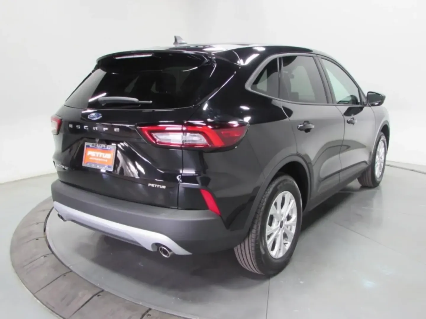 2026 /Ebony Ford Escape Active (1FMCU0GNXTU) with an 1.5L engine, located at 12836 Highway 21, De Soto, MO, 63020, (636) 337-7777, 38.151867, -90.575615 - ### Discover Your Next Adventure with the 2026 Ford Escape Active at Pettus Ford De Soto!<br /> <br /> Are you ready to elevate your driving experience? The 2026 Ford Escape Active is more than just a vehicle; it's your passport to adventure, perfect for weekend getaways, family outings, or your dai - Photo#6