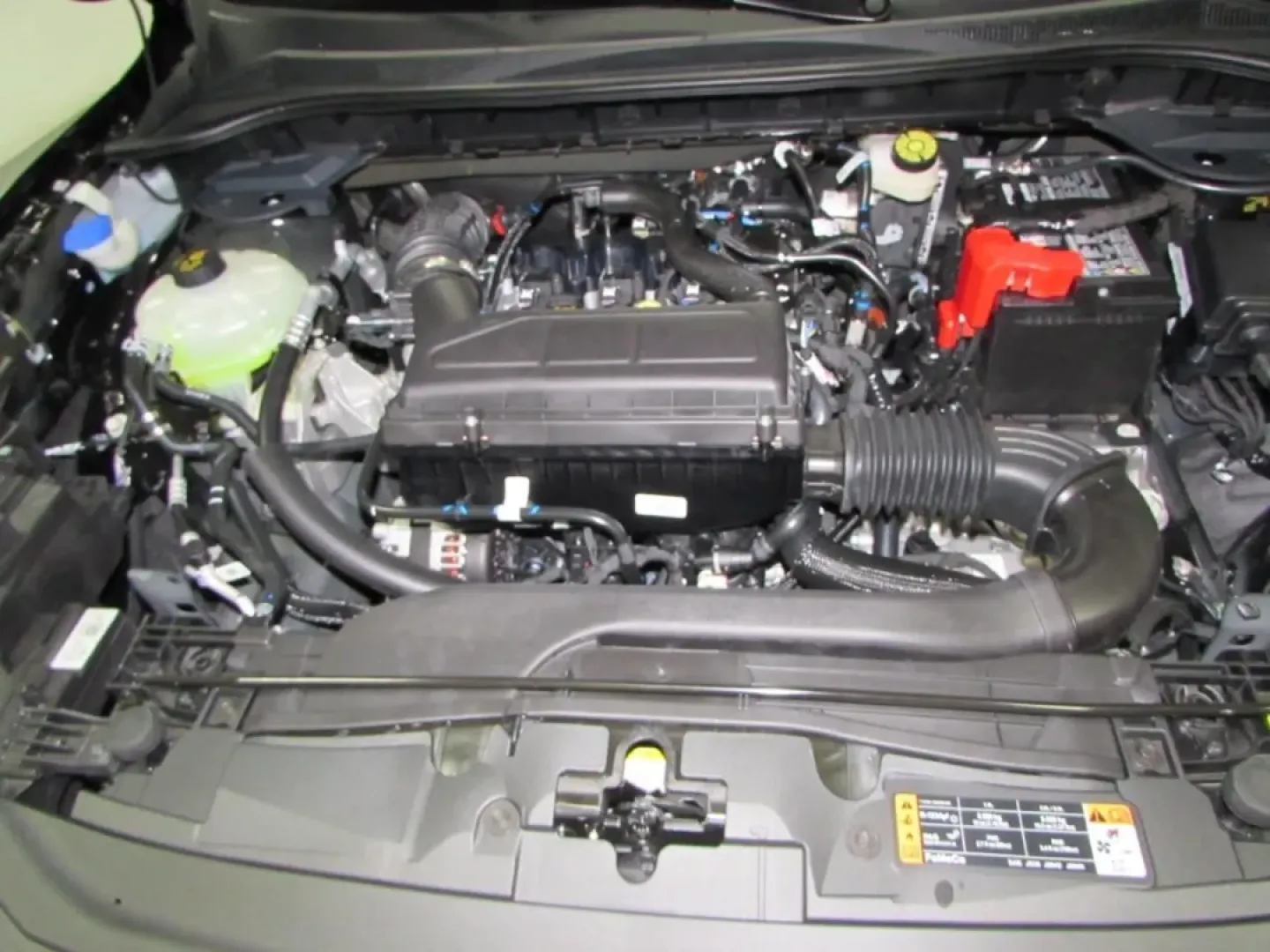 2026 /Ebony Ford Escape Active (1FMCU0GNXTU) with an 1.5L engine, located at 12836 Highway 21, De Soto, MO, 63020, (636) 337-7777, 38.151867, -90.575615 - ### Discover Your Next Adventure with the 2026 Ford Escape Active at Pettus Ford De Soto!<br /> <br /> Are you ready to elevate your driving experience? The 2026 Ford Escape Active is more than just a vehicle; it's your passport to adventure, perfect for weekend getaways, family outings, or your dai - Photo#7