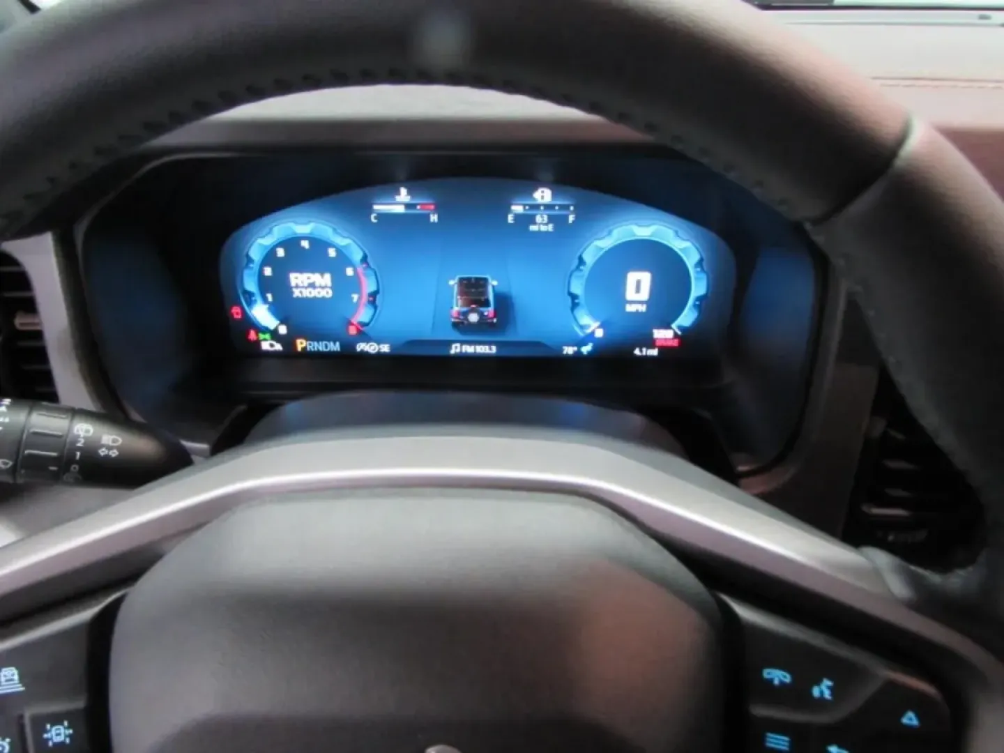 2025 /Black Onyx Ford Bronco Badlands (1FMEE9BP2SL) with an 2.7L V6 engine, located at 12836 Highway 21, De Soto, MO, 63020, (636) 337-7777, 38.151867, -90.575615 - Discover adventure on and off the road with the 2025 Ford Bronco Badlands, now available at Pettus Ford De Soto. Whether you're a weekend warrior eager to explore the great outdoors or a family seeking a reliable and spacious SUV for everyday use, this vehicle is designed to meet your needs. With ju - Photo#16