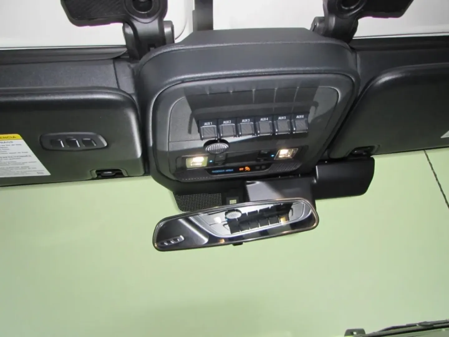 2025 /Black Onyx Ford Bronco Badlands (1FMEE9BP2SL) with an 2.7L V6 engine, located at 12836 Highway 21, De Soto, MO, 63020, (636) 337-7777, 38.151867, -90.575615 - Discover adventure on and off the road with the 2025 Ford Bronco Badlands, now available at Pettus Ford De Soto. Whether you're a weekend warrior eager to explore the great outdoors or a family seeking a reliable and spacious SUV for everyday use, this vehicle is designed to meet your needs. With ju - Photo#17